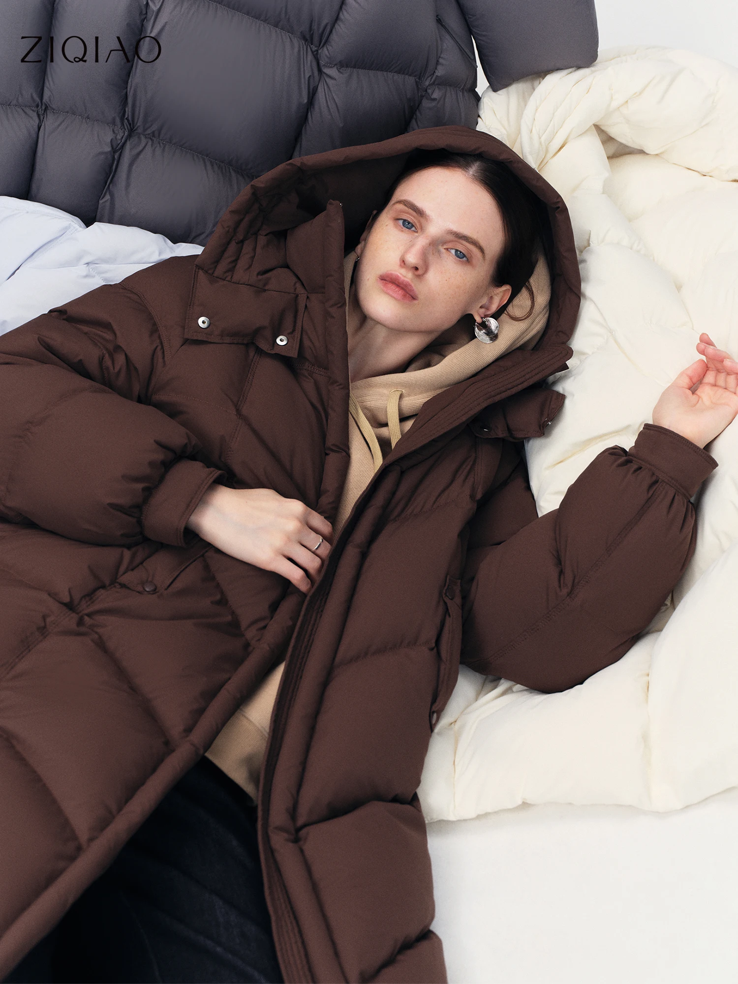 

ZIQIAO Petite Light Warm Hooded Turtleback Down Jacket for Women 2025 New Style Coat Solid Simple Design Clean Fit Leisure