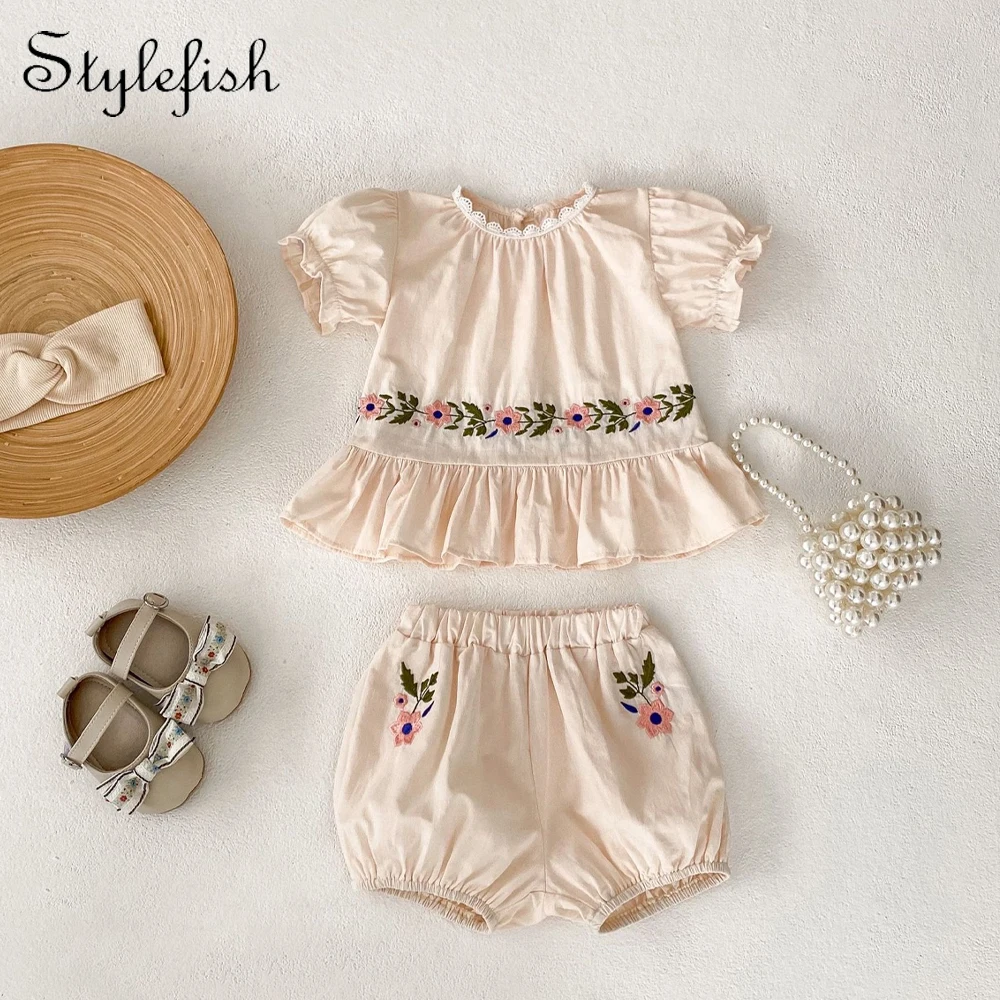 Summer New Baby Girl Fashion Small Fresh Flower Embroidered Round Neck Short sleeved Top+Loose Shorts 2-piece Set