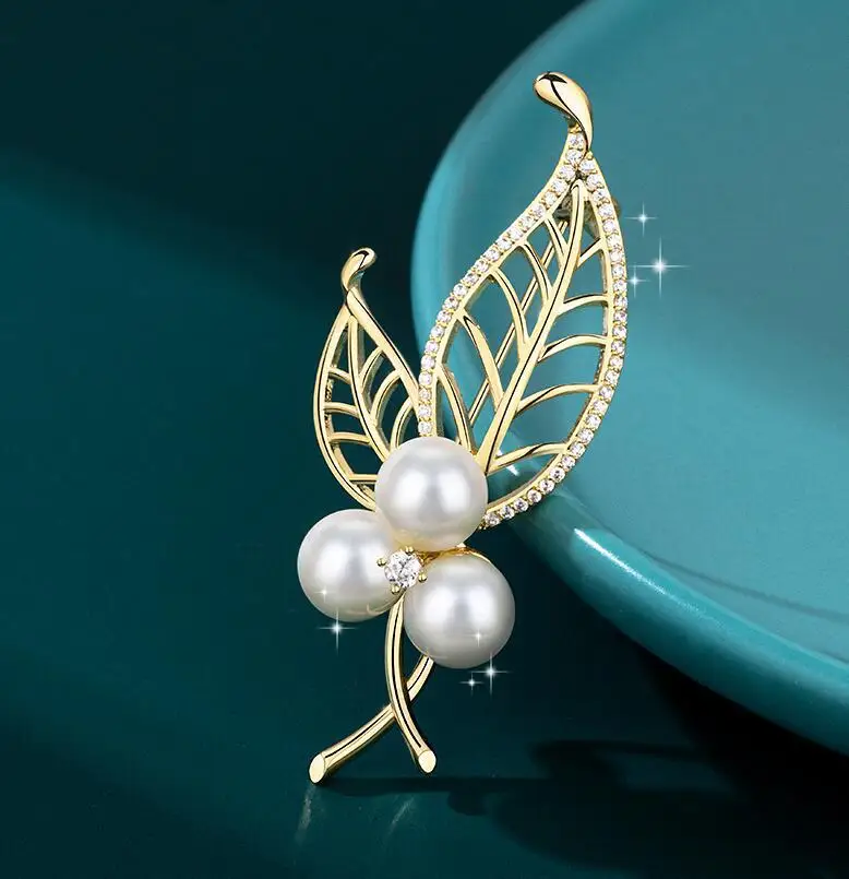 Fashion Pearl Leaf Brooches, For Women Crystal Plant Bouquet Brooch,  Clothes Badges Anti slip buckle brooch neckline