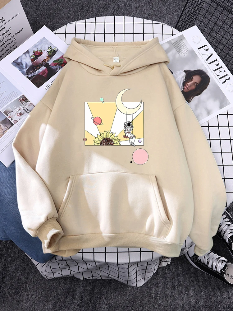 

Astronauts Swing With The Moon In Space Clothes Funny Casual Streetwear Autumn Comfortable Hoodies Fleece Pocket Womens Hoody