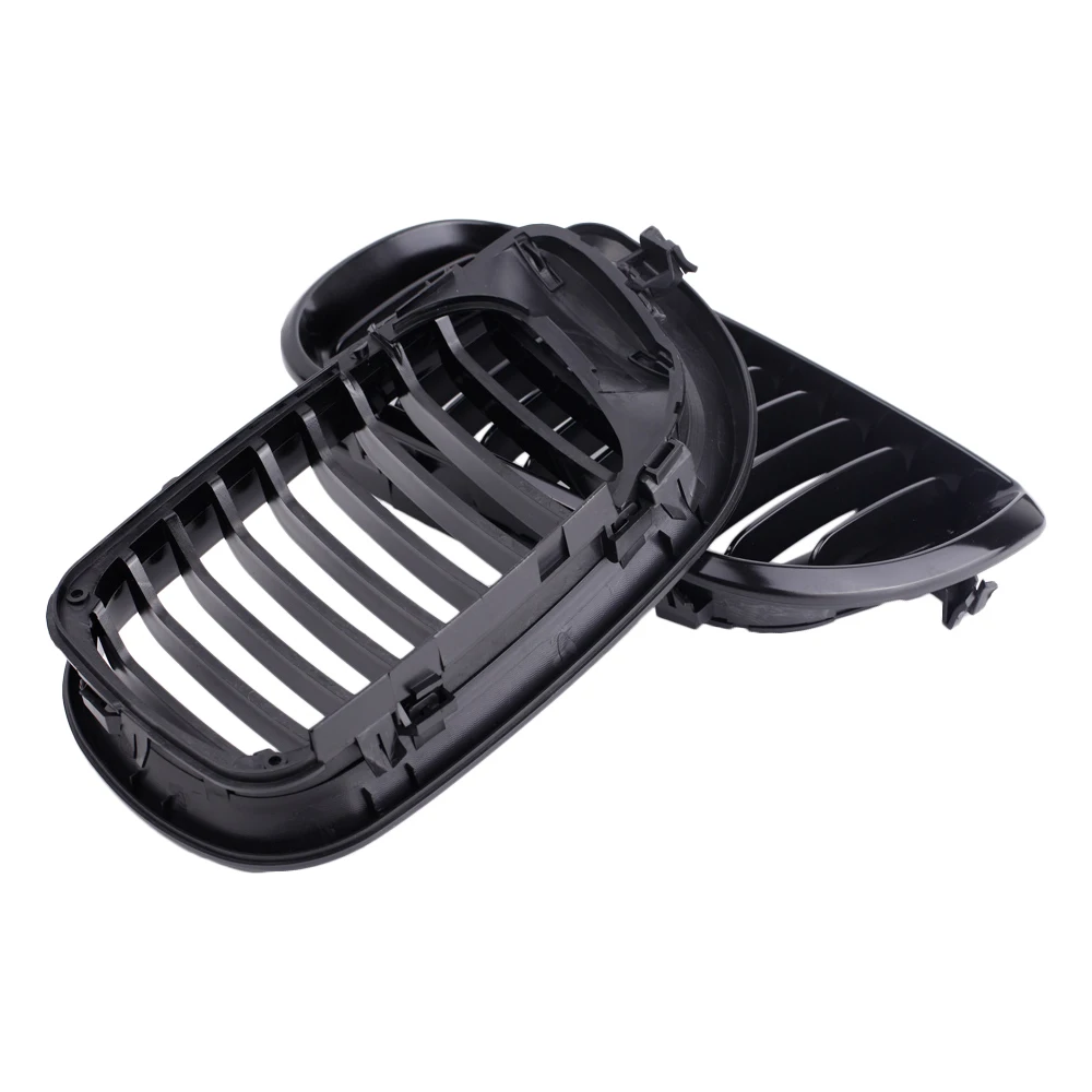 2pcs Black Glossy Car Front Bumper Grille Front Mesh Grille 51137030545 for BMW E46 Touring 4-Door 2002-2005 Facelift