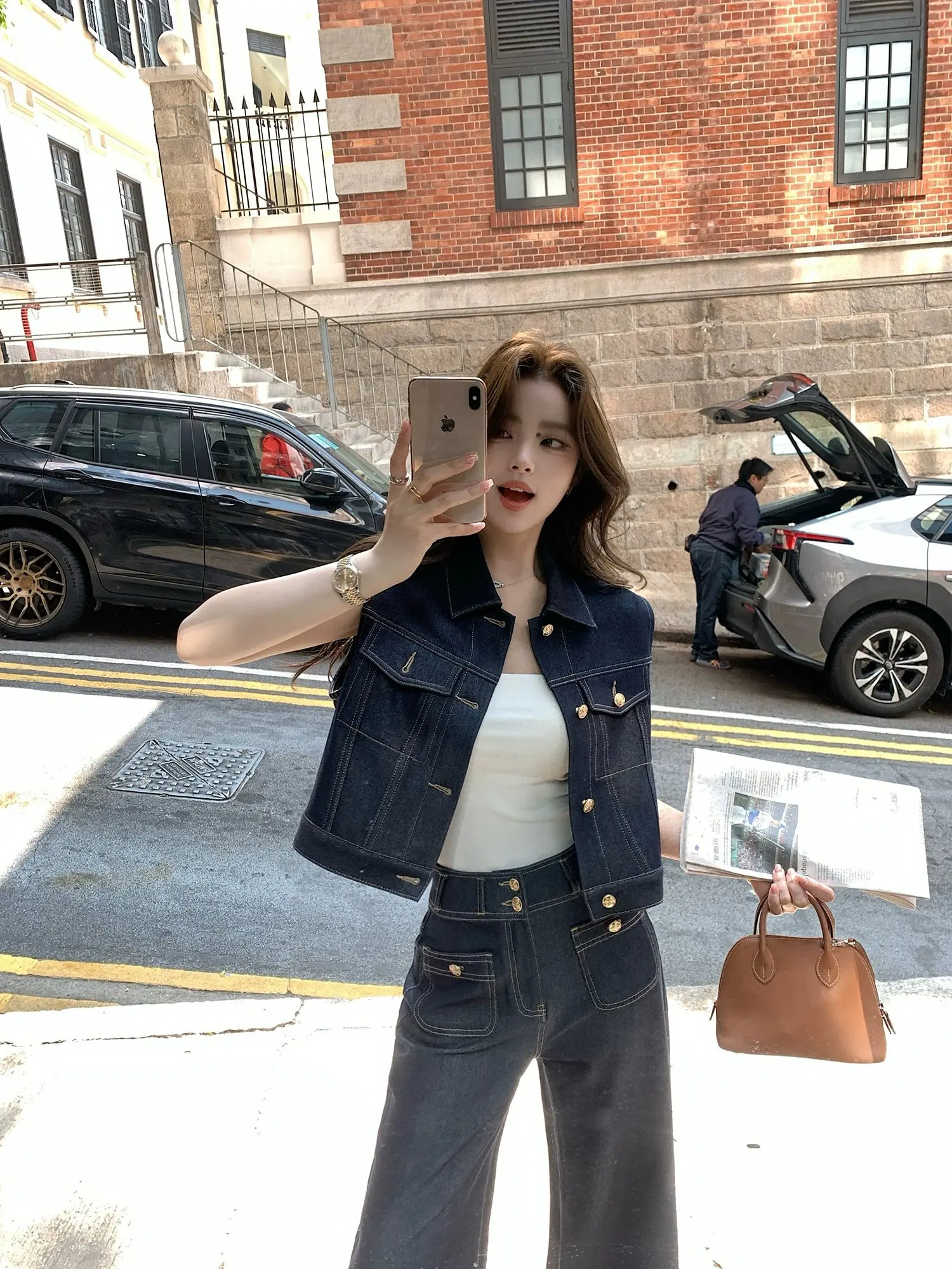 

Комплект Bla Label: джинсовая куртка, жилет, брюки и юбка с эксклюзивным дизайном Star River. Повседневная весенняя коллекция для взрослых.