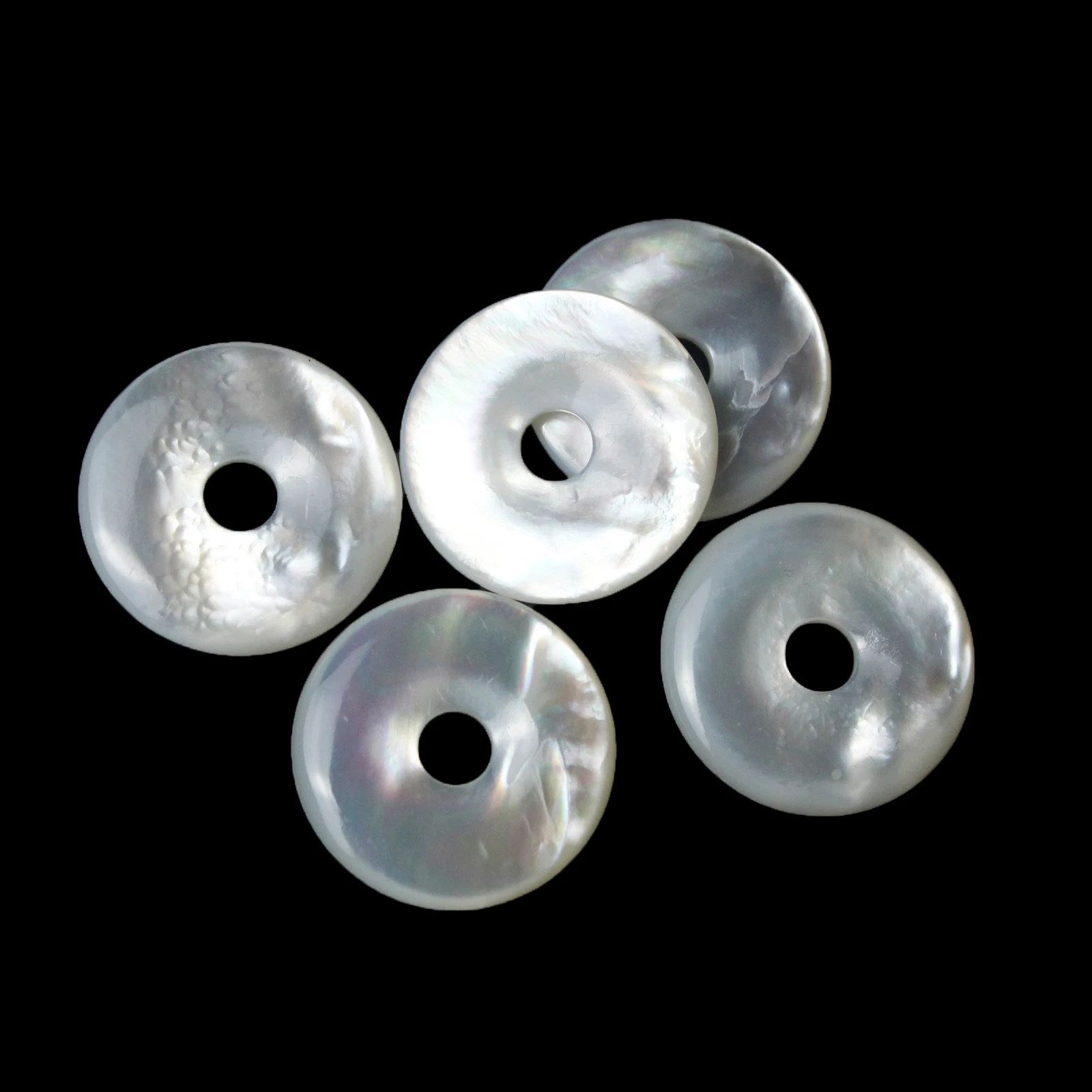 1 Piece Natural seawater Round White Shell Mother of Pearl Shell Ring Pendant for Jewelry Making DIY Necklace Earring