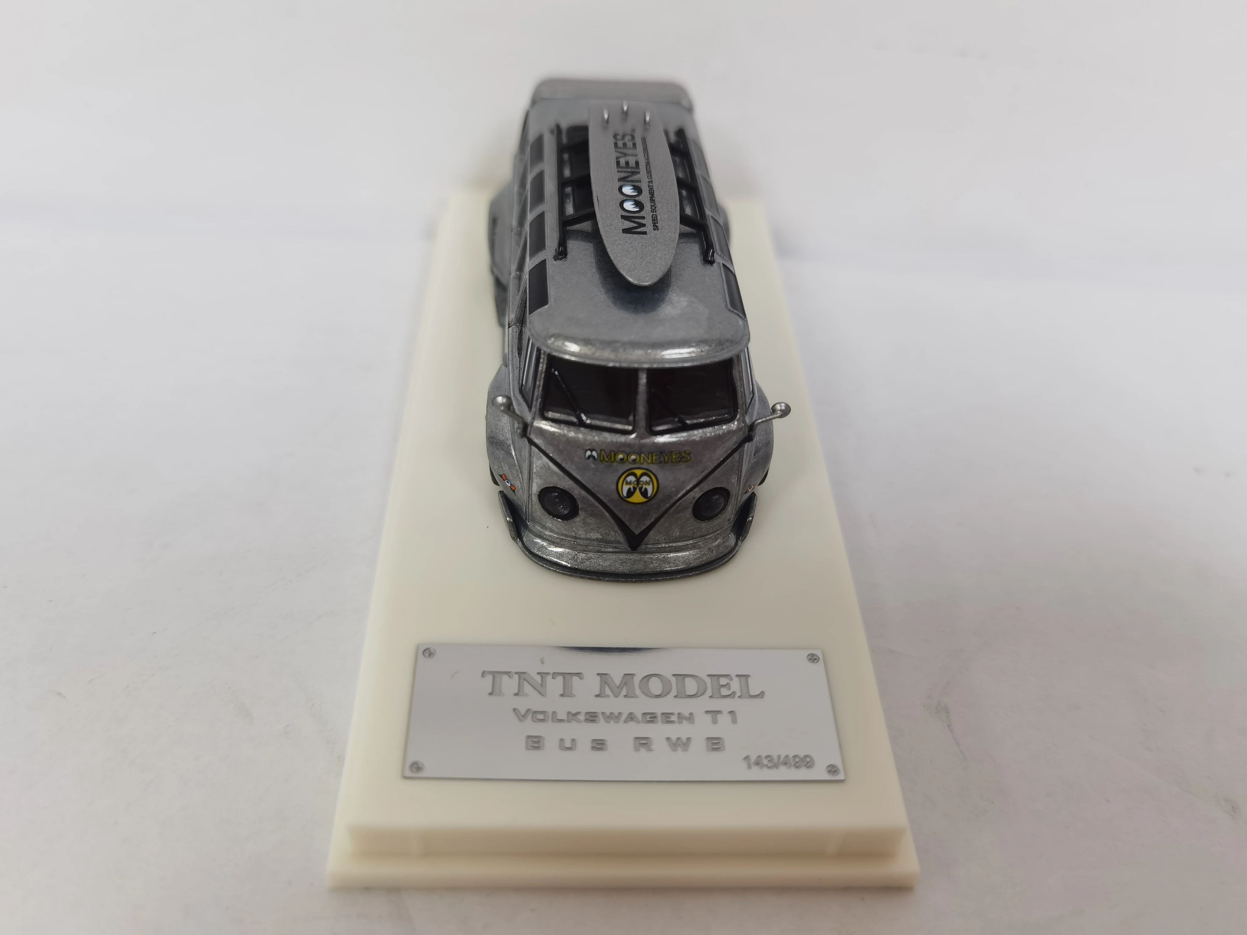 Diecast Model  TNT 1/64 VOLKSWAGEN Bus RWB-For Collection- Mooneyes