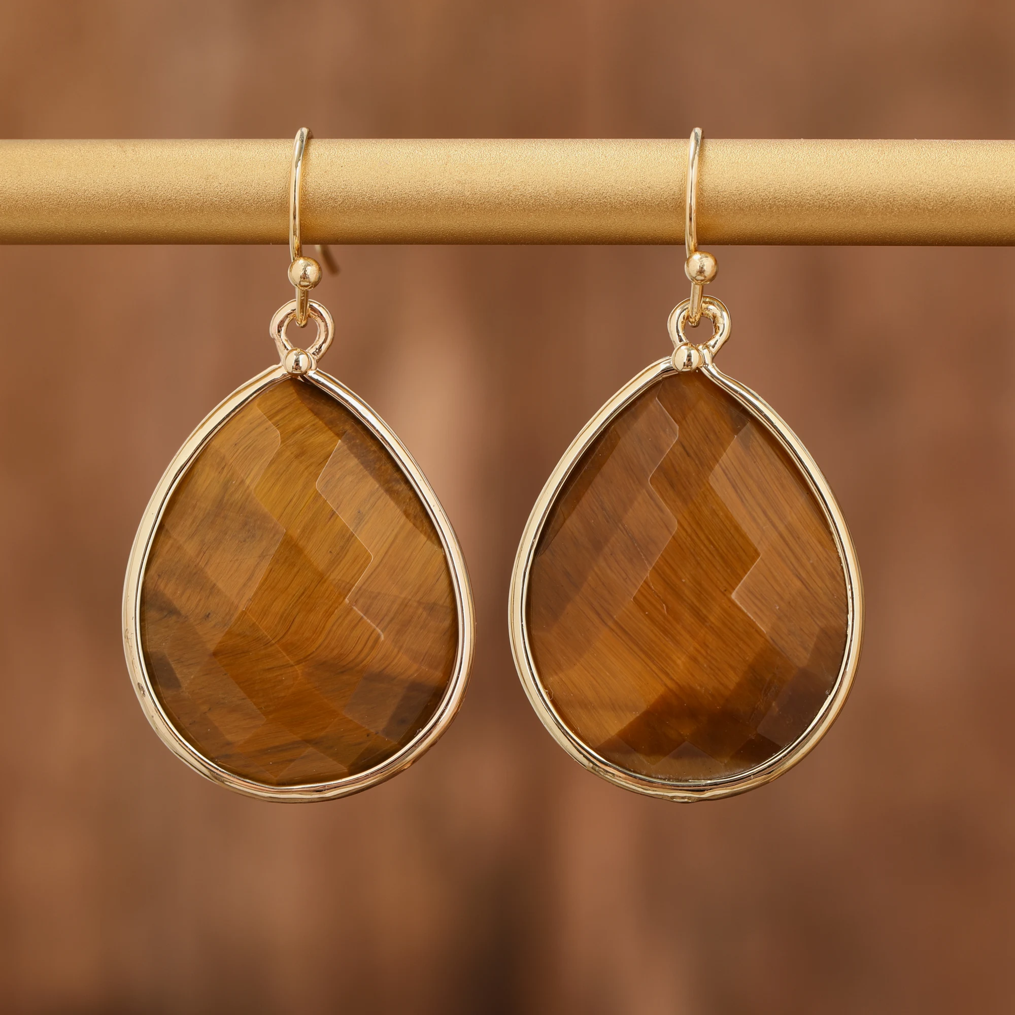

Fashion Crystal Earrings Healing Natural Faceted Stone Teardrop Pendant Hook Earring Women Jewelry Birthday Gifts