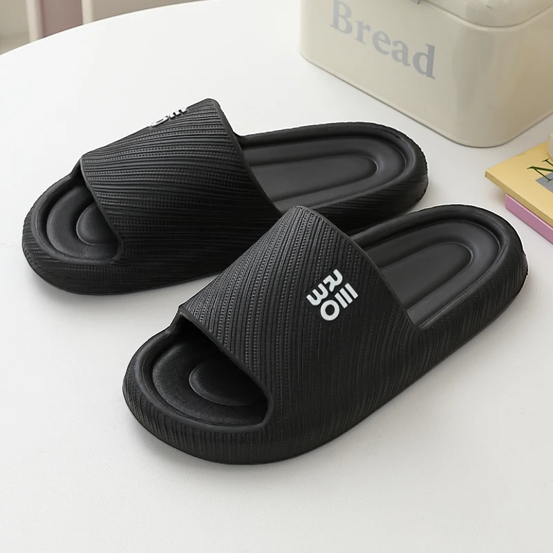 Summer Slippers for Home Comfortable Soft Sole Non-slip Bathroom Slides Woman 2024 Lightweight Couple Beach Shoes Flip Flops