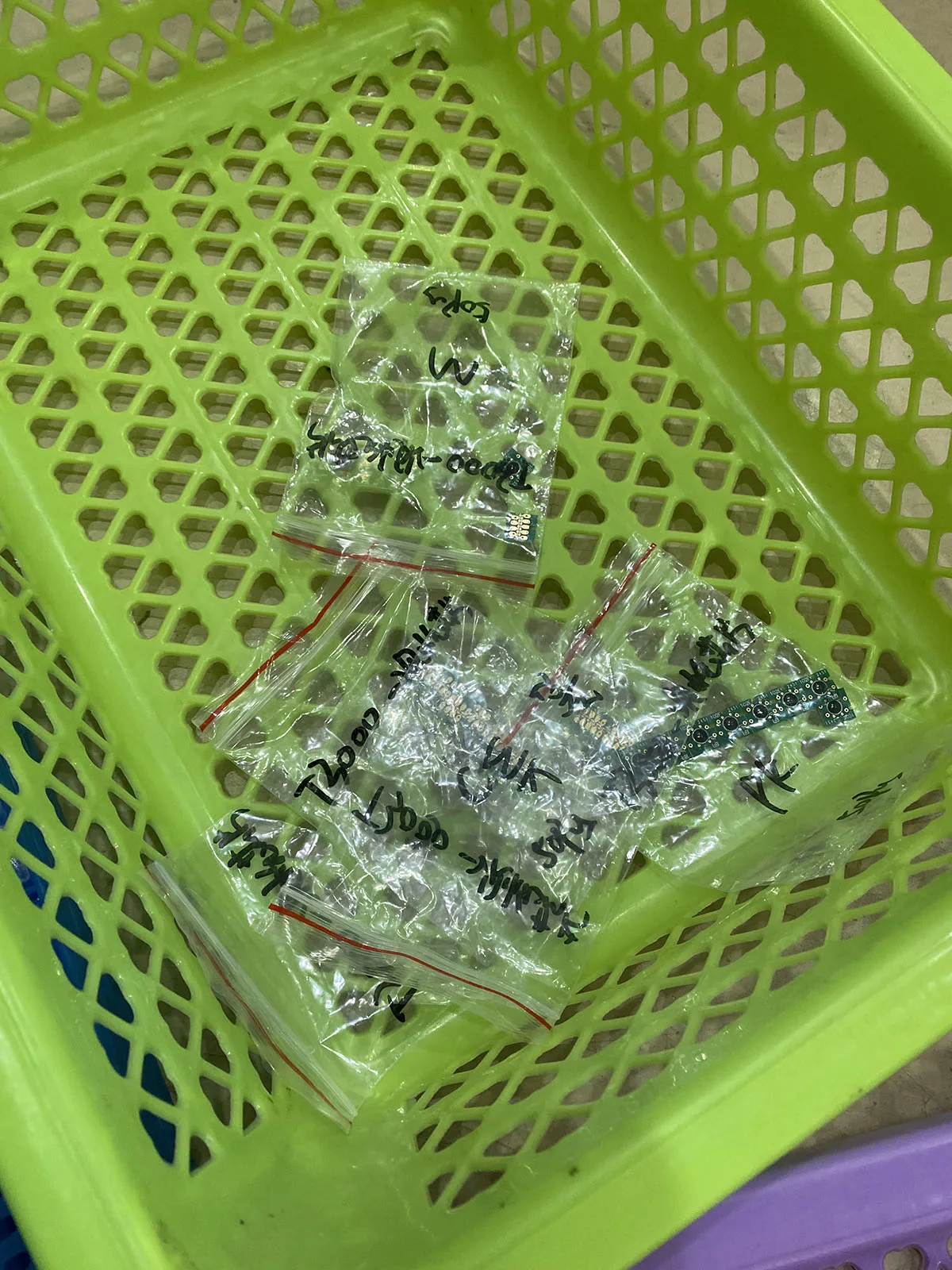 

T6941-T6945 Cartridge Chip For Epson SureColor T3000 T5000 T7000 T3070 T5070 T7070 T3200 T5200 T7200 T3270 T5270 T7270 Printer