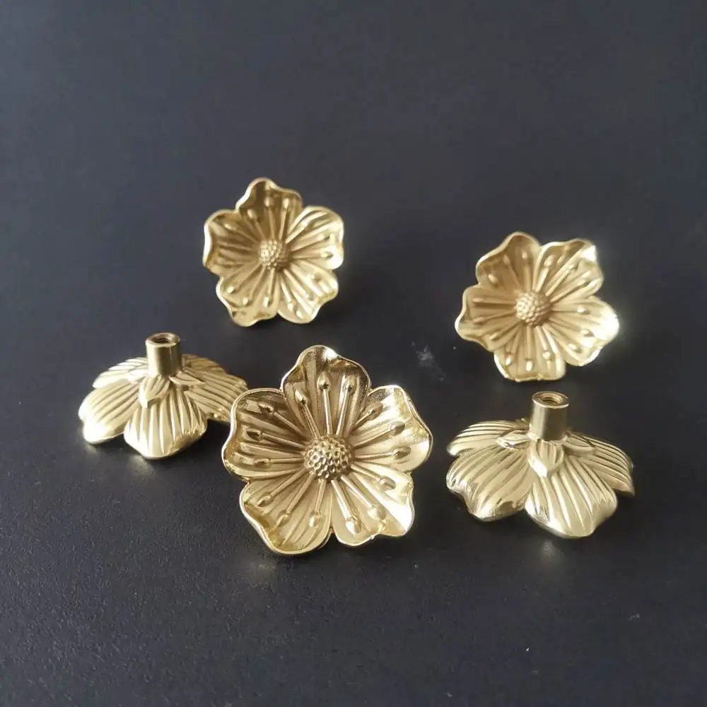 Classic Brass Plum Flower Handle Cabinet Knob Drawer Pull Decorative Furniture Hardware For Cupboard Closet Door