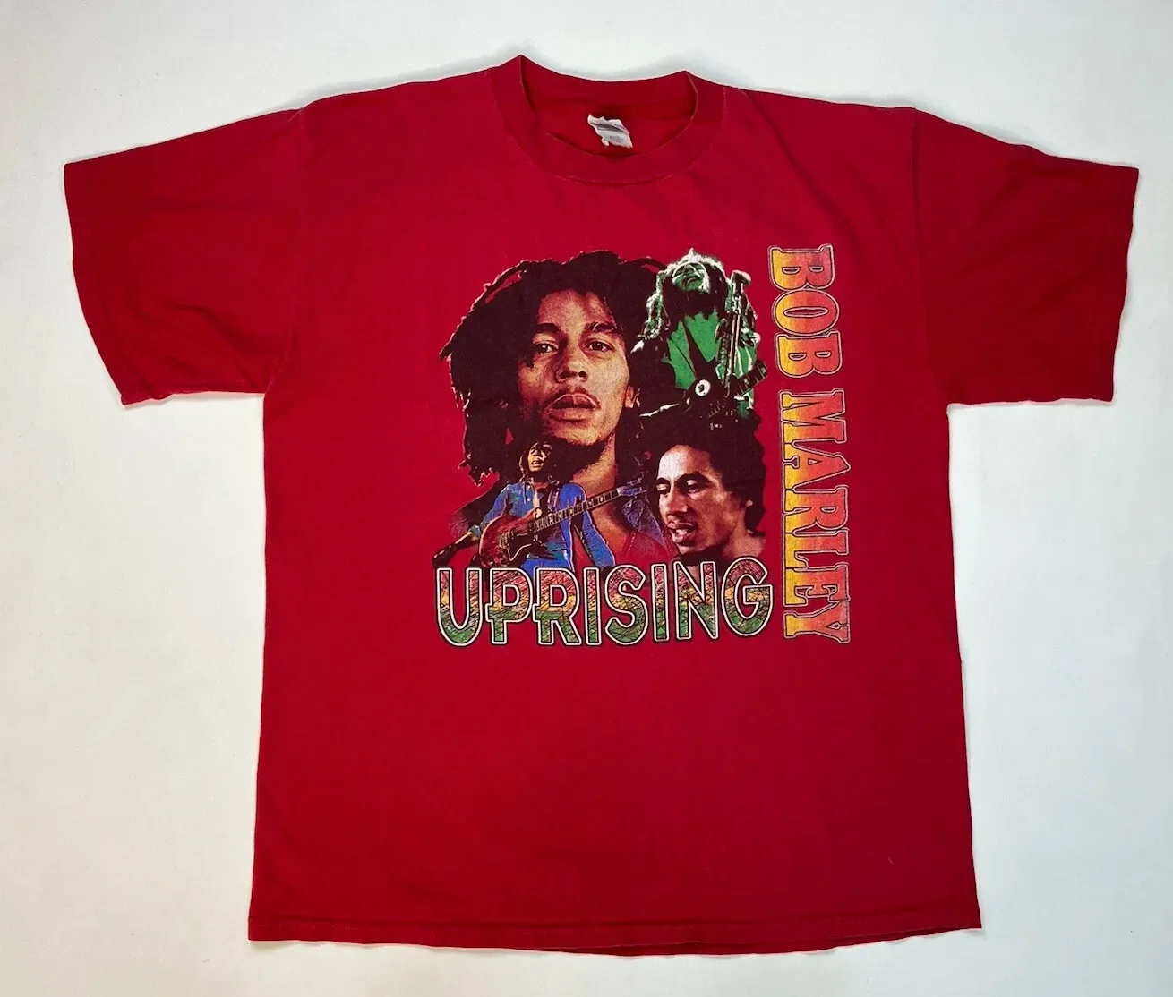 VINTAGE Bob Marley Uprising 2000 Graphic T-shirt Men XL Red Short Sleeve Music