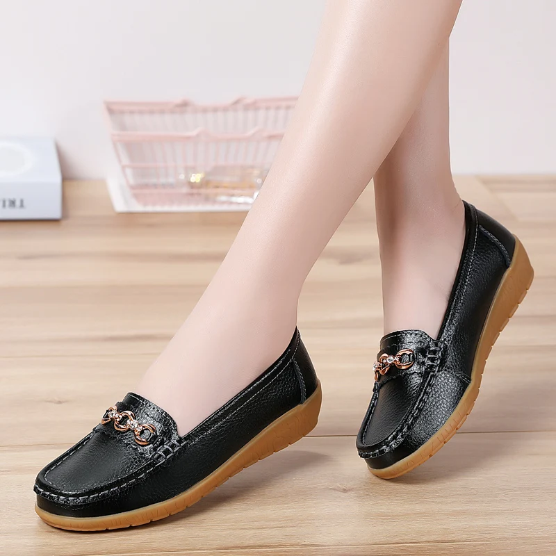 New Women's Single Shoe Soft Sole Lightweight Lazy Leather Loafers Comfortable Outdoor Hiking Non Slip Casual Driving Shoes