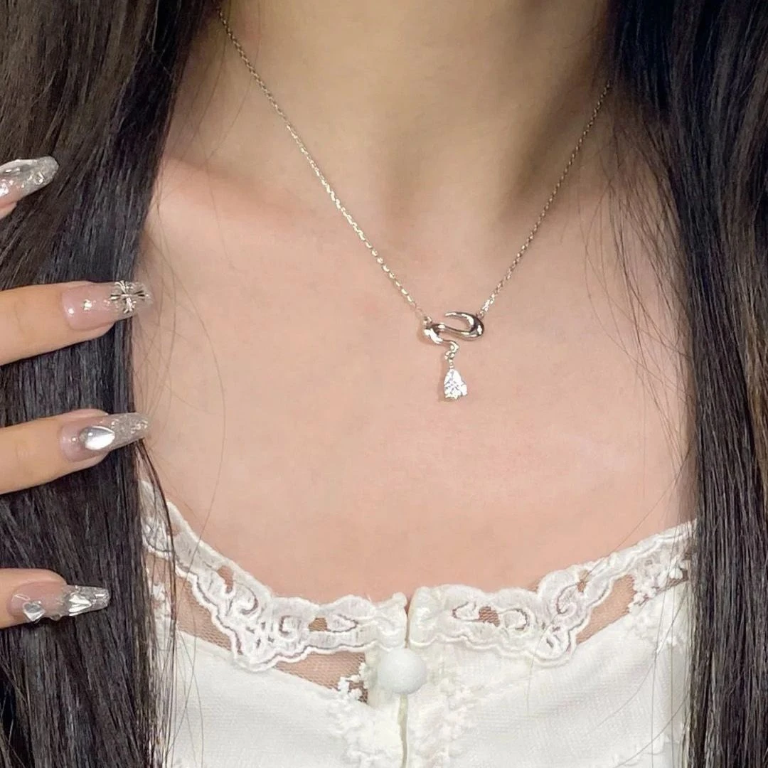 Sweet Flowing Waterdrop Necklace Luxury Minimalist Student Clavicle Chain Birthday Gift for Girls Ins Style Jewelry