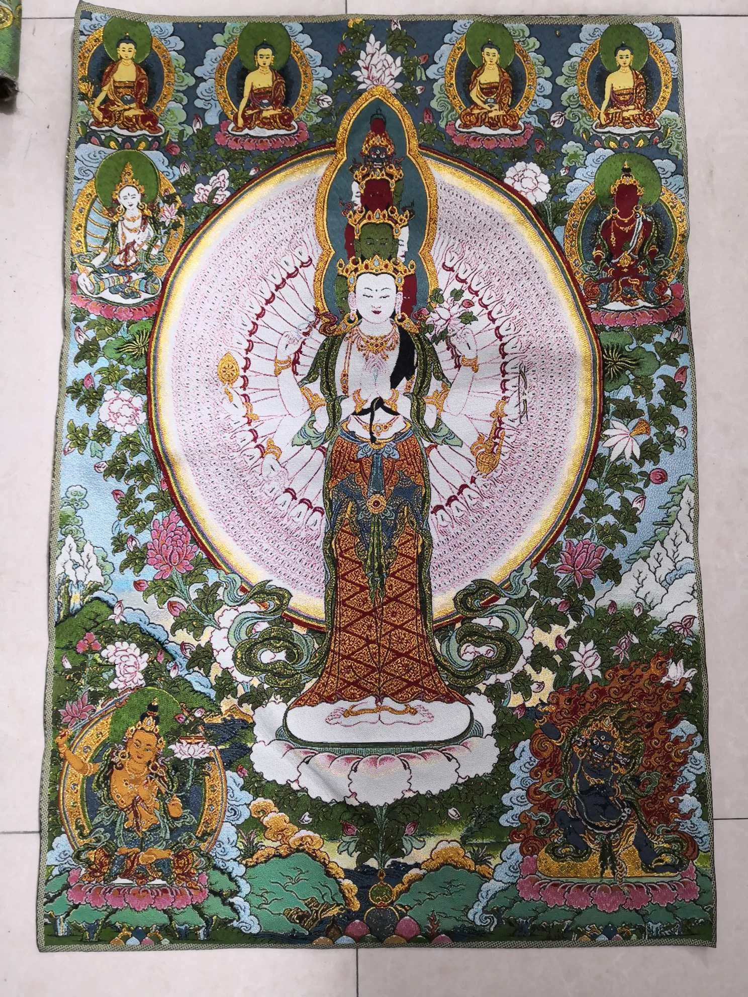 Old Chinese Tibetan Buddhism Thousand-hand Bodhisattva  Silk Painting Thangka Amulet Painting
