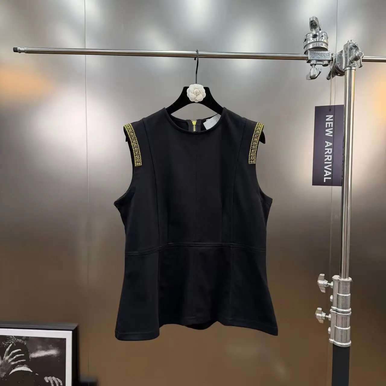 Camisetas sin mangas High Street para mujer, camiseta sin mangas con estampado de letras bordadas en la cintura, adelgazante, con cremallera, hoja, cuello redondo