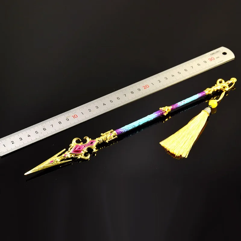 30 cm/11.81in Naraka Bladepoint Game Randapparatuur Wapen Modellen Fee Gekleurde Speer Metalen Ambachten Ornamenten Sleutelhanger Collectie Speelgoed