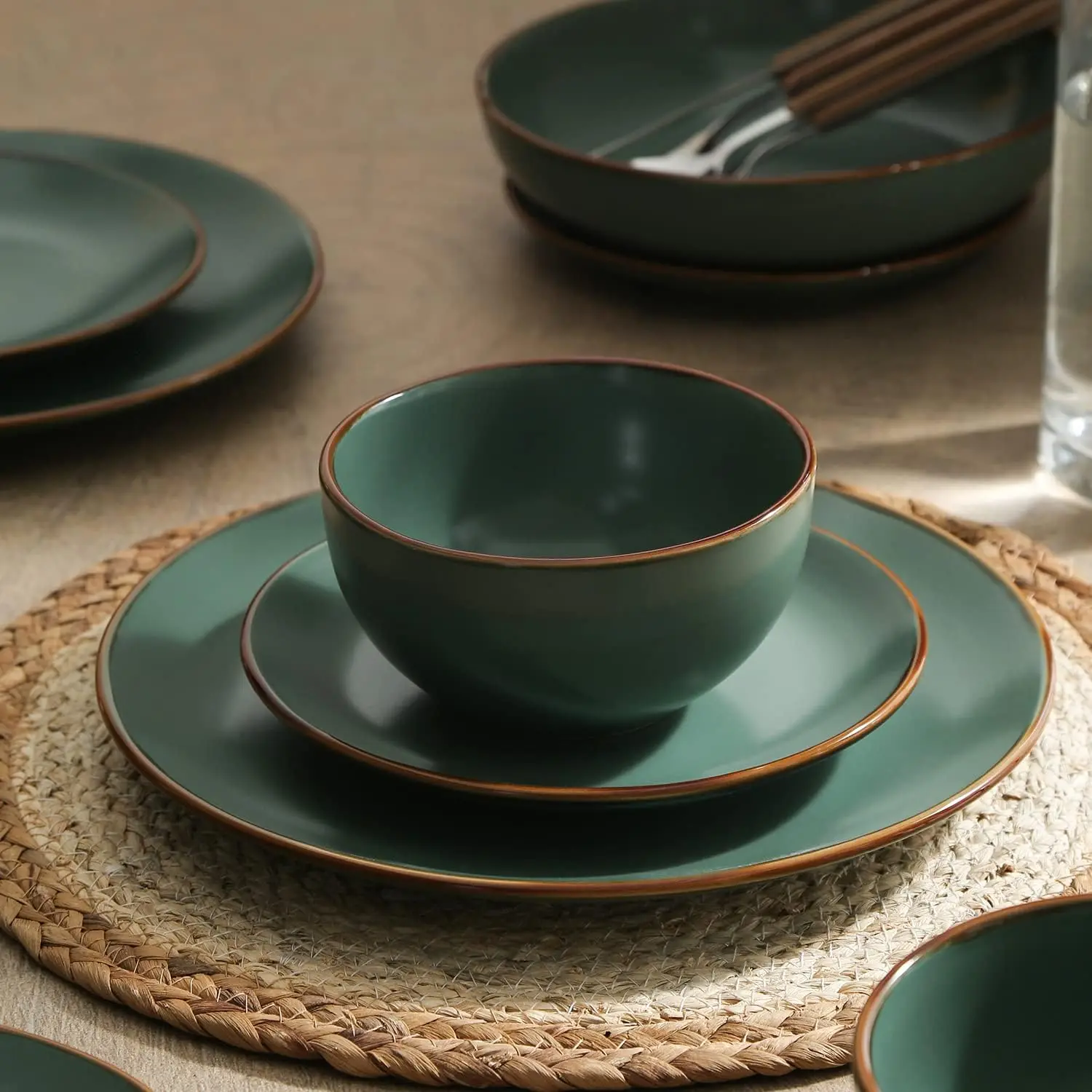 Modern Stoneware 16 Piece Dinnerware Sets, Plates and Bowls Sets, Dish Set for 4, Green