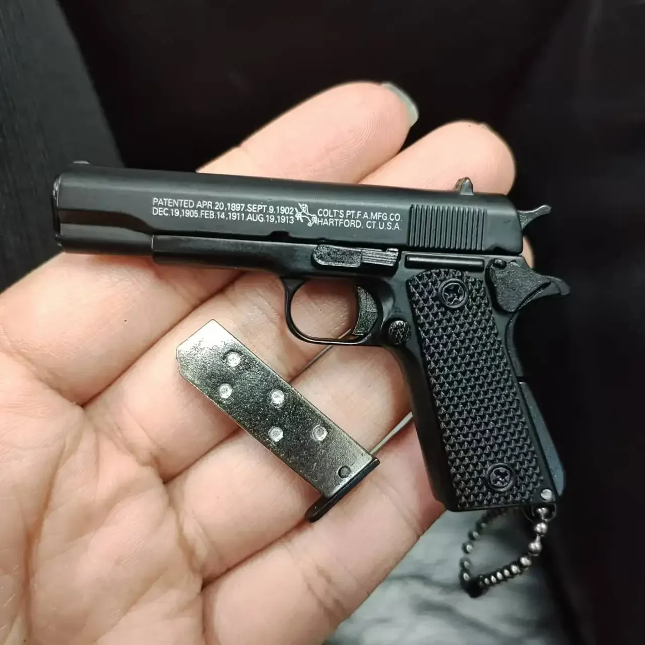 Alloy Pistol Model 1:3 Mini 1911 Detachable Assemblable Toy Keychain Pendant Metal Toy Gun Bag Decoration Boys Gift