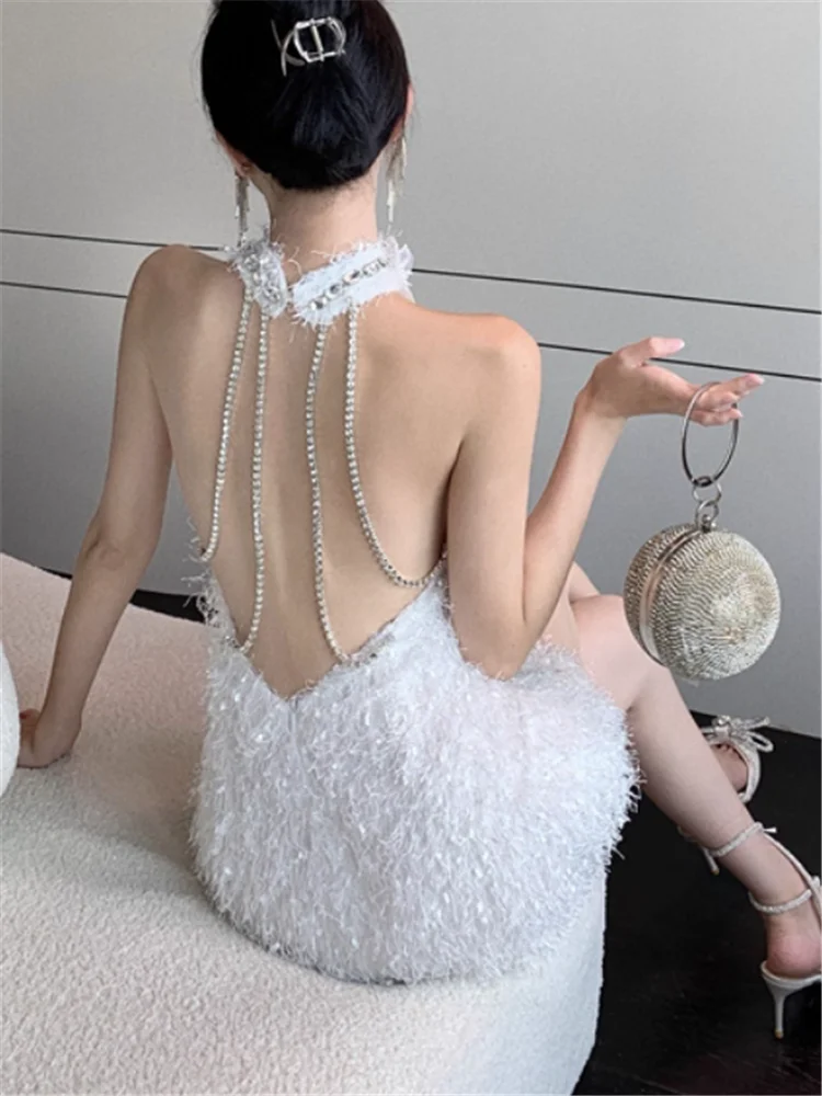見事なサマービーズホルターネックホワイトタッセルパーティーミニドレス、バックレスダイヤモンドチェーンボディコンフェアリーフォトドレス、ペンシルショートスカート