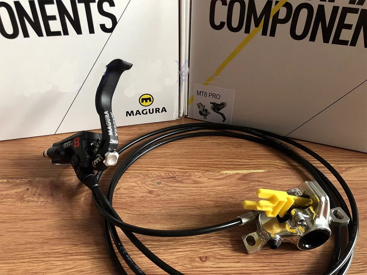 Magura MT8 PRO Hydraulic brake LIGHTWEIGHT BRAKE, MAXIMUM PERFORMANCE Carbotecture SL housing