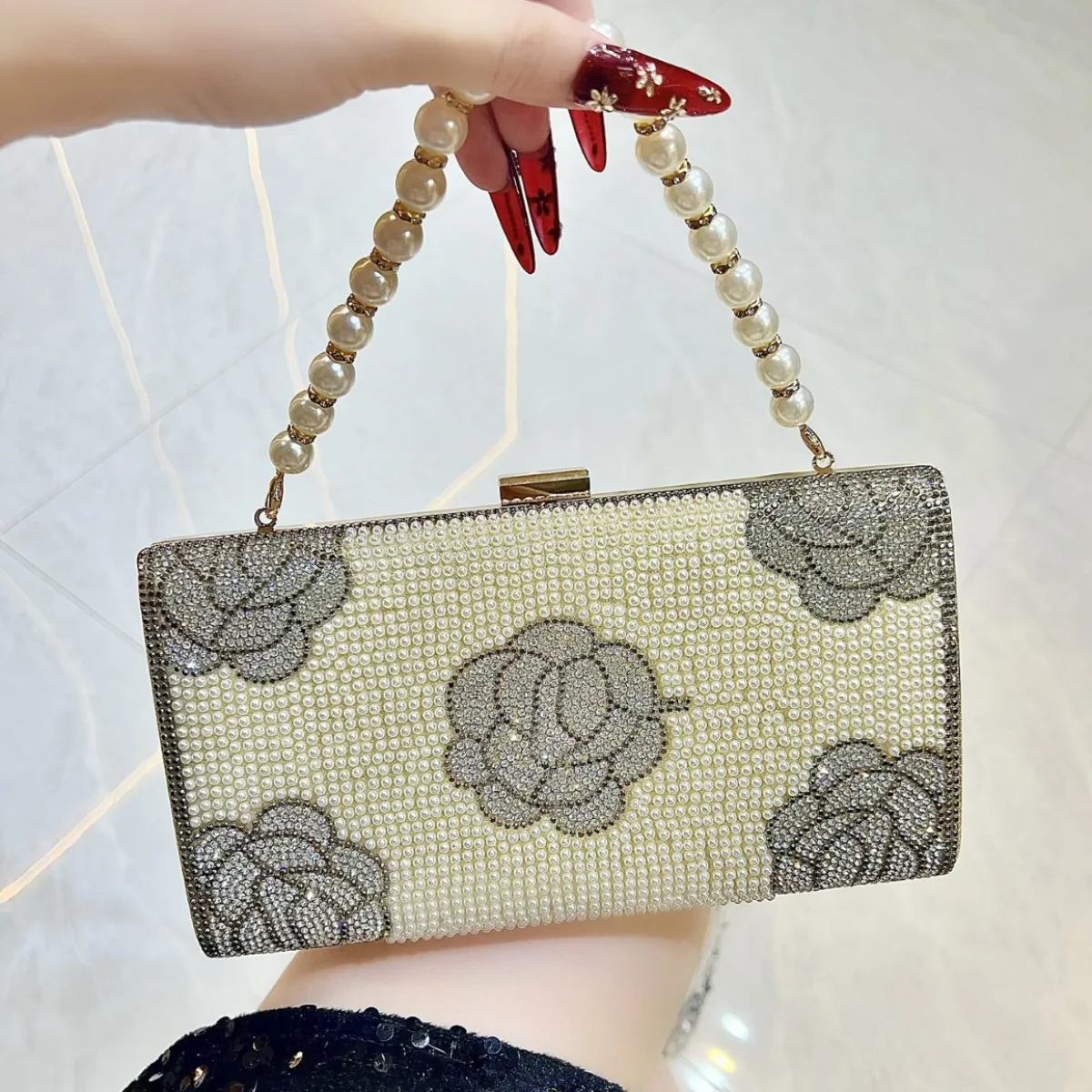 

Retro Frence Style Rose Flower Box Handbags Elegant Pearl Beaded Banquet Clutches Purse Chain Shoulder Bag For Women Evning Bag