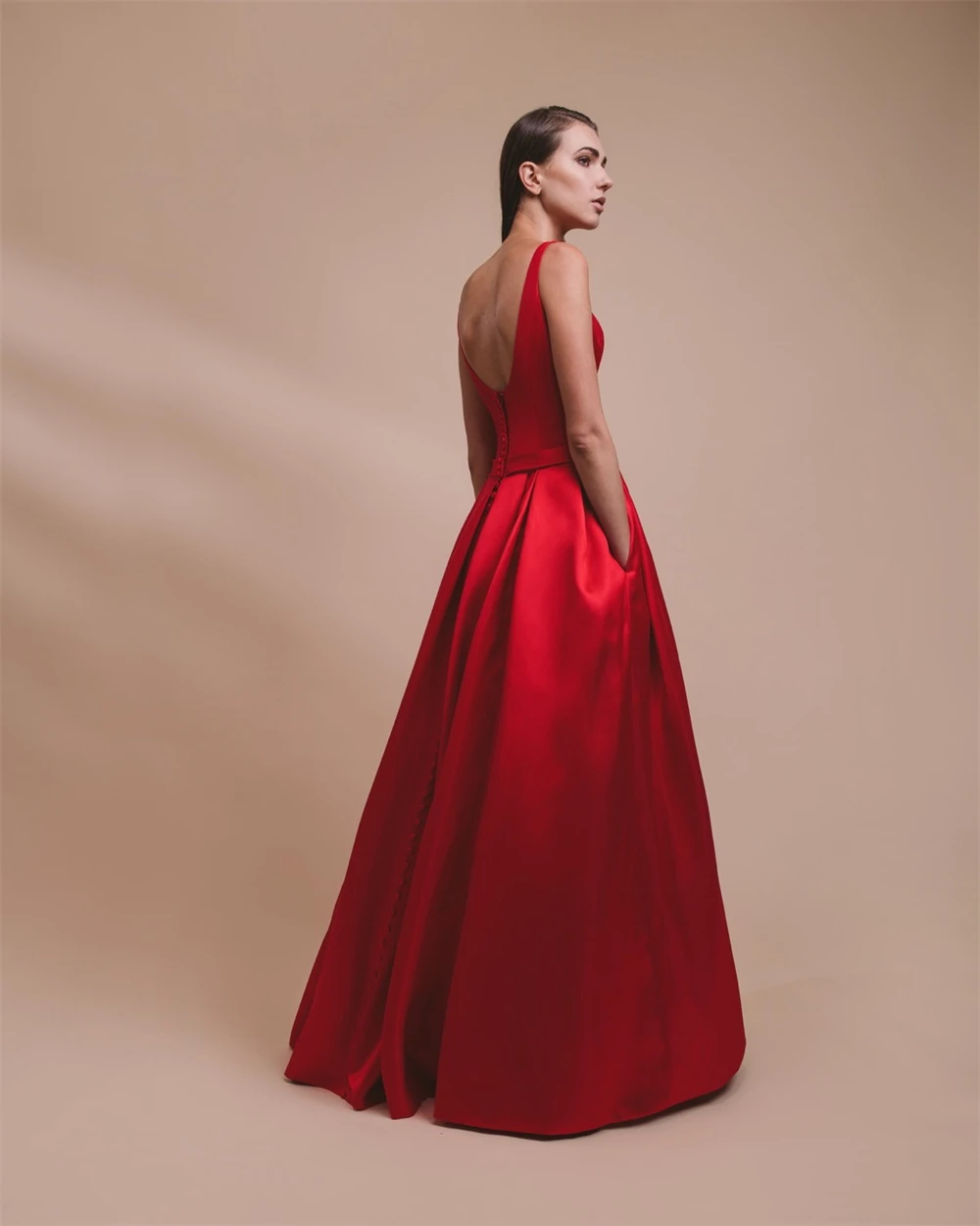 

Customized Luxury Satin Evening Dress Modern Crew Neck Sleeveless Homecoming Dress Temperament Sweep Train Vestido De Festa