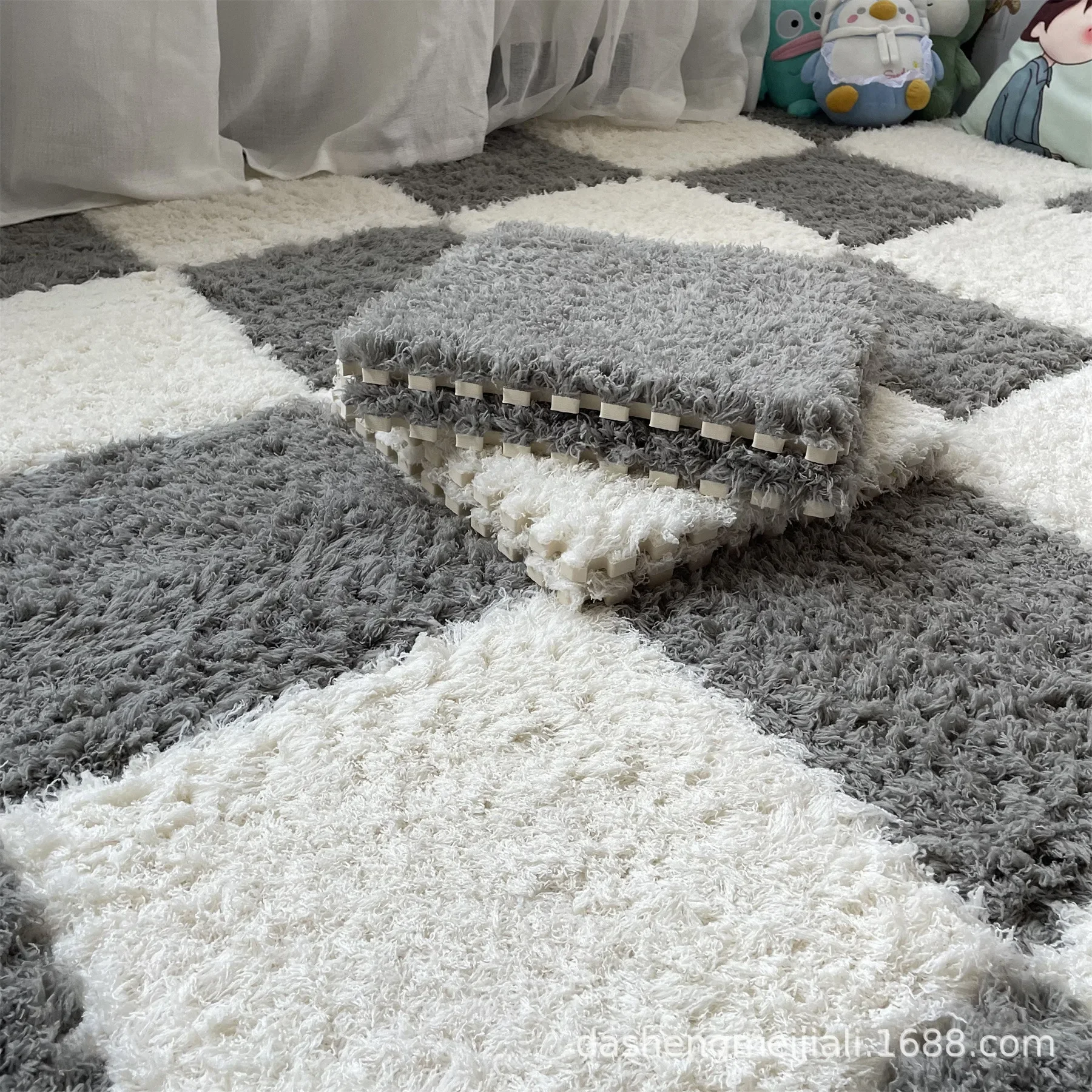 Interlocking Puzzle Mat Thick Plush Bedroom Carpet Soft Floor Tiles Soundproof Rug Padding for Home Use Kit