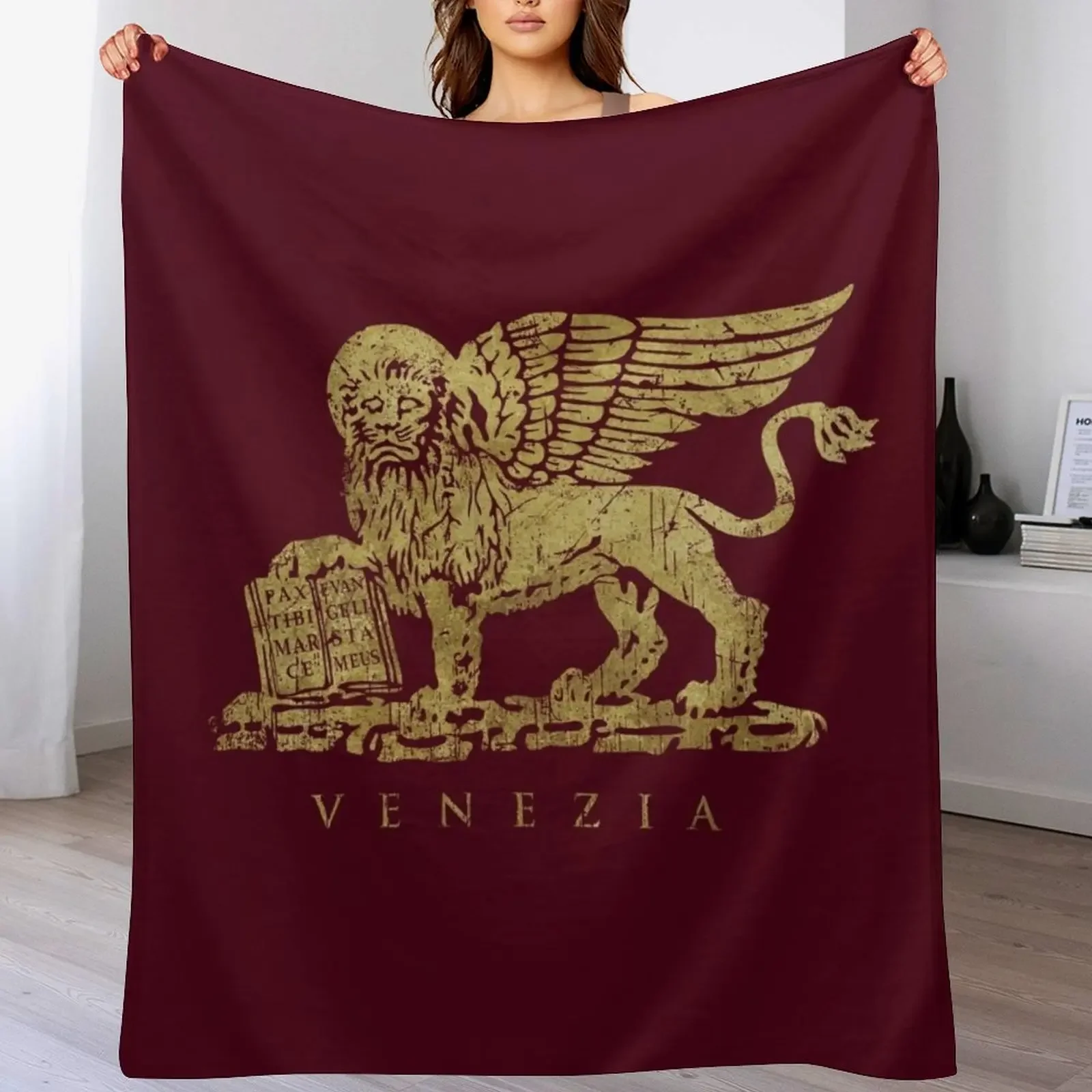 Leone di San Marco of Venezia - Vintage Gold Throw Blanket Blankets Sofas Of Decoration funny gift Hair Blankets