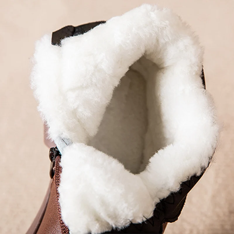 Sheep Fur Winter Shoes Women Snow Boots Warm Plush Flat Ladies Ankle Boots Winter Mother Shoes Plus Size 42 D674