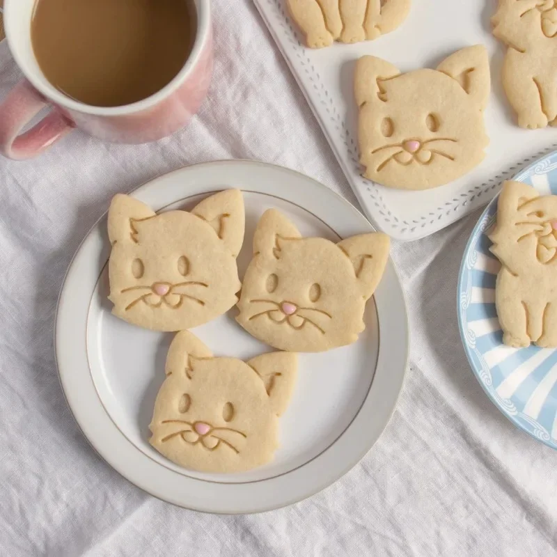 Cute Pet Cat Cookie Cutter and Fondant Embosser Cartoon Kitten Fondant Biscuit Baking Accessories and Tools Cakes Decorations