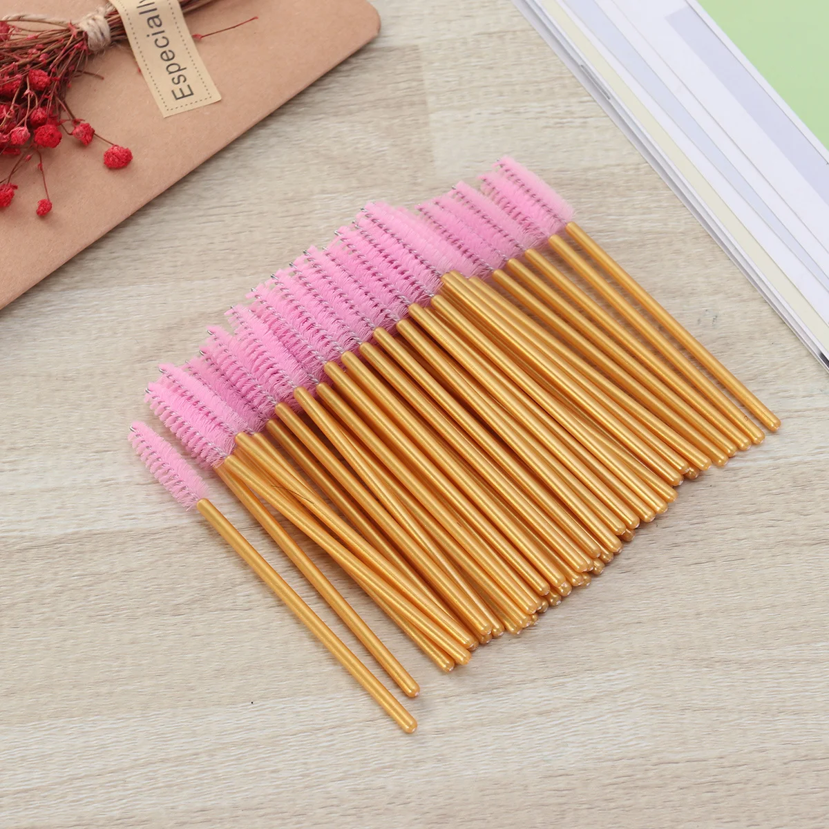 แปรงปัดมาสคาร่า 50 ชิ้น ขนไนลอนหนาแน่น ไม่จับตัวเป็นก้อน อุปกรณ์แต่งหน้าระดับมืออาชีพ เหมาะสำหรับขนตา