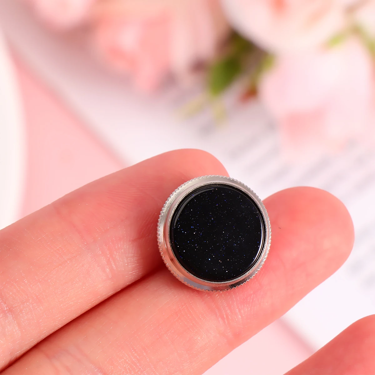 3Pcs Trumpet Buckle Buttons Piston Button Snap Press Cover Trumpet Buckle Snap Musical Instrument Accessory Tool 2X2X1.5cm