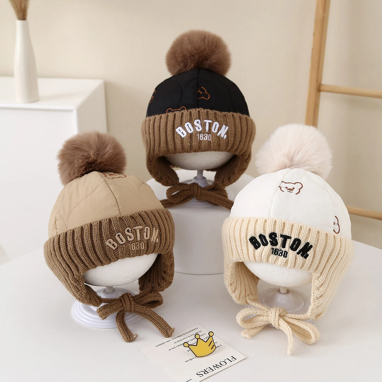 

Модная милая детская шапка с помпоном, зимняя теплая защита ушей, утепленная вязаная ветрозащитная шапка для мальчиков и девочек, детские уличные шапочки