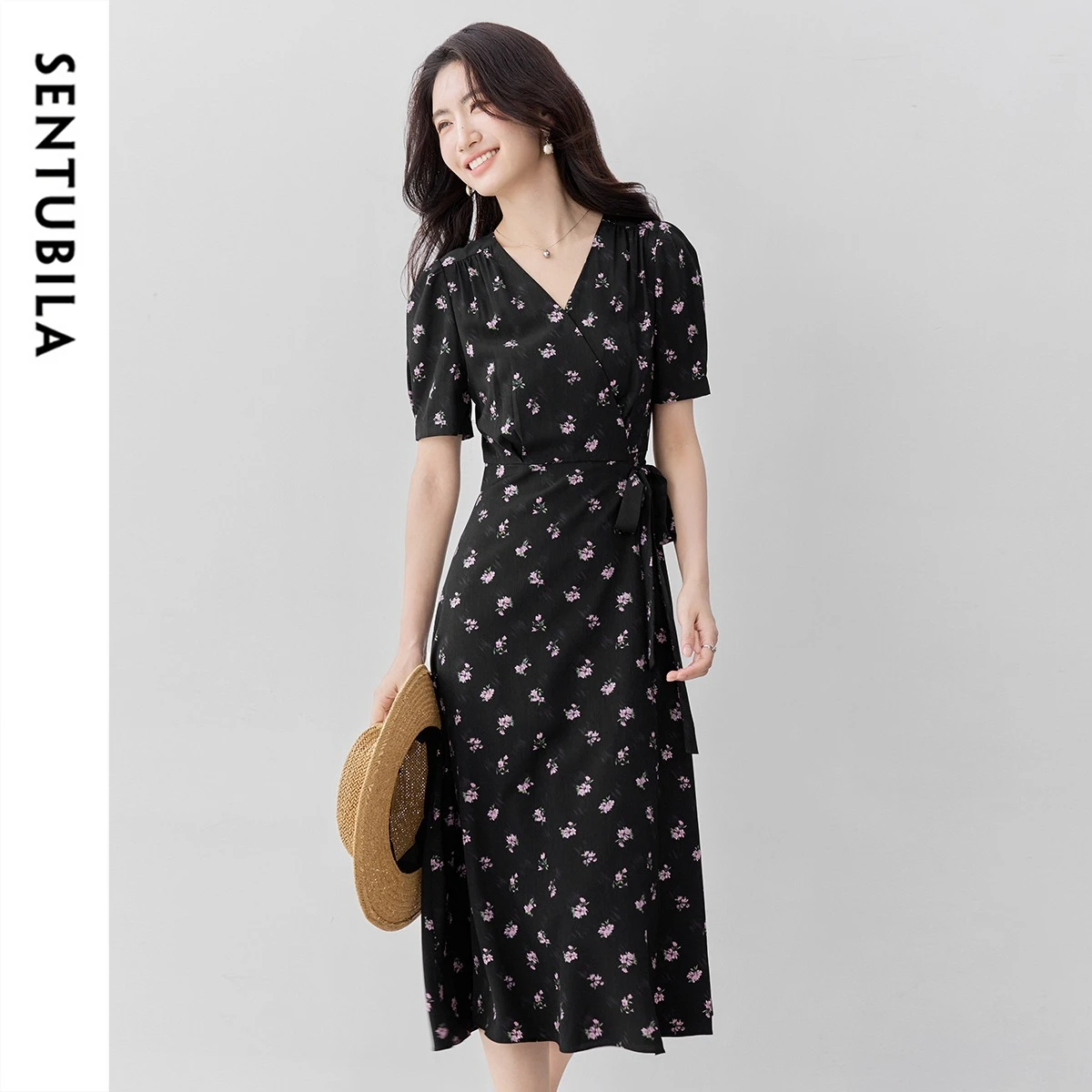 

SENTUBILA Elegant Dress For Women 2026 Summer Commuting Black Strap V Neck Floral Long Ladies Dresses Female Clothing 152LO0043