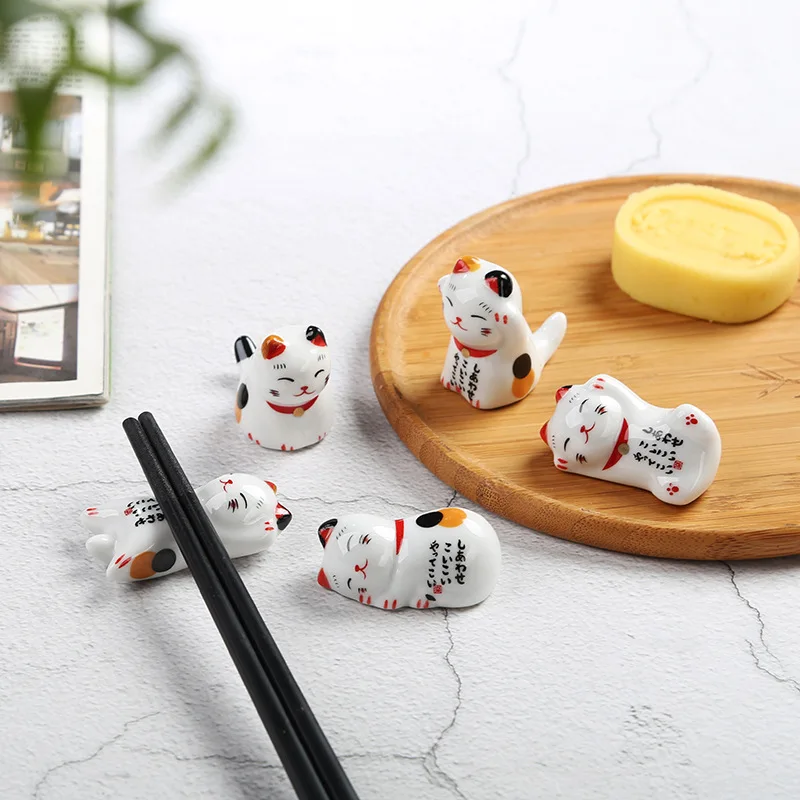 Cartoon Lucky Cat Ceramic Chopstick Holder Home Decor Pen Holder Desktop Small Ornament Cute Cat Hotel Household Chopsticks Rack