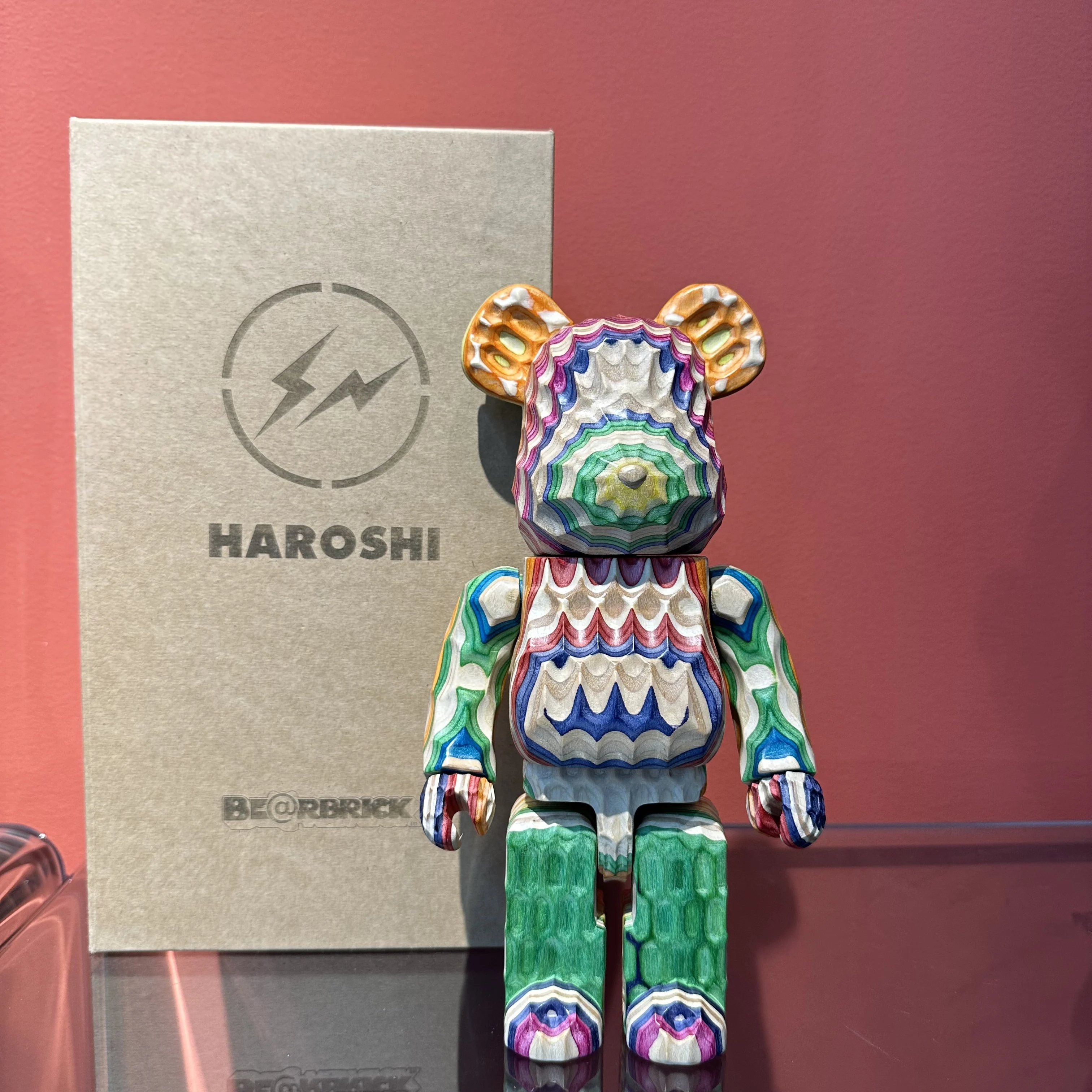 Bearbrick 400% Rainbow Wave Bear BE@RBRICK カリモク Fragment Design HAROSHI Vertical Carved Wood 28cm Height Collection Wood Bear