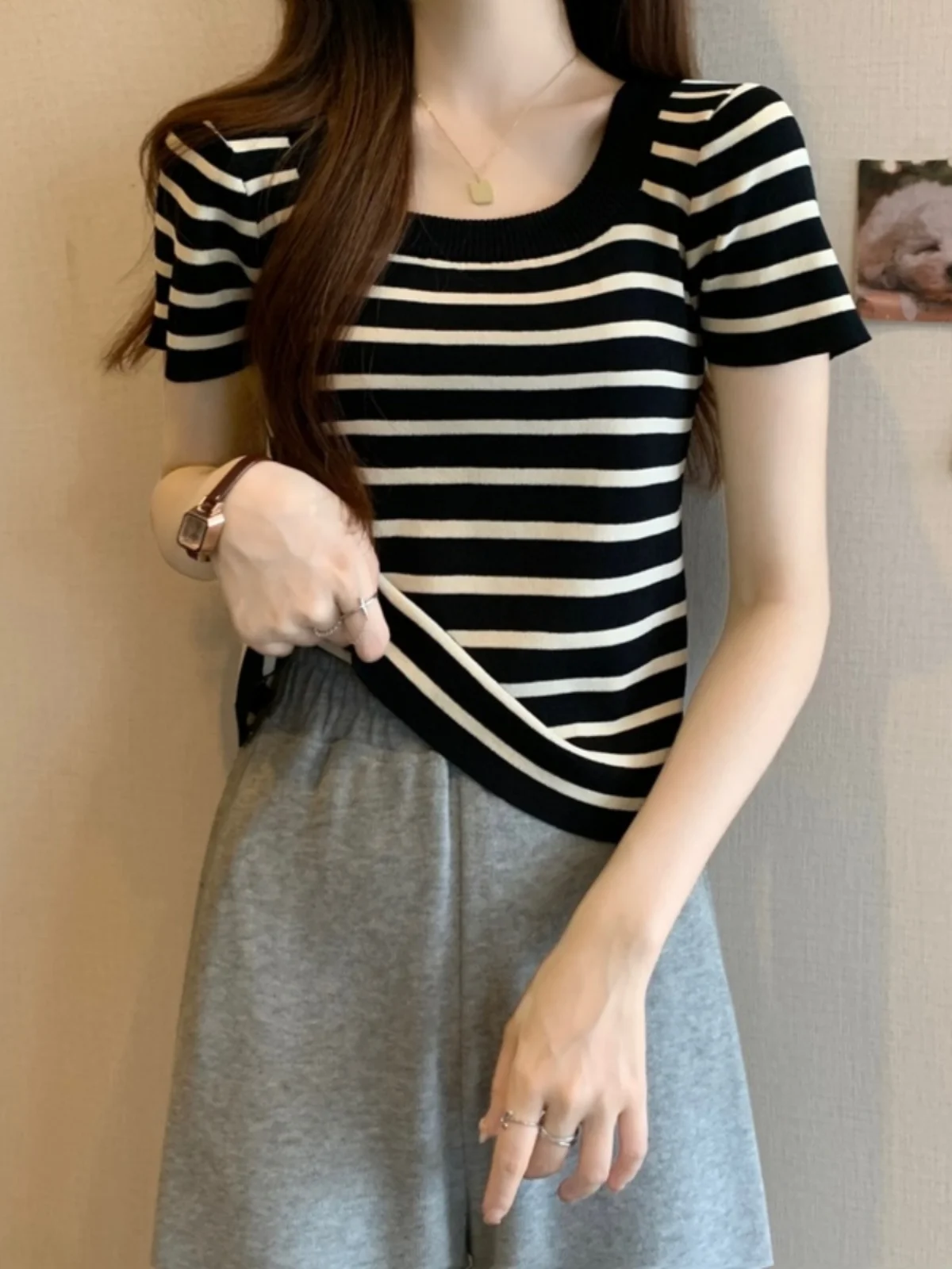Ice Silk Stripe T-Shirt Women Summer plus Size Conceal Belly U Neck Short Sleeve Regular Fit Korean Style Casual Wear