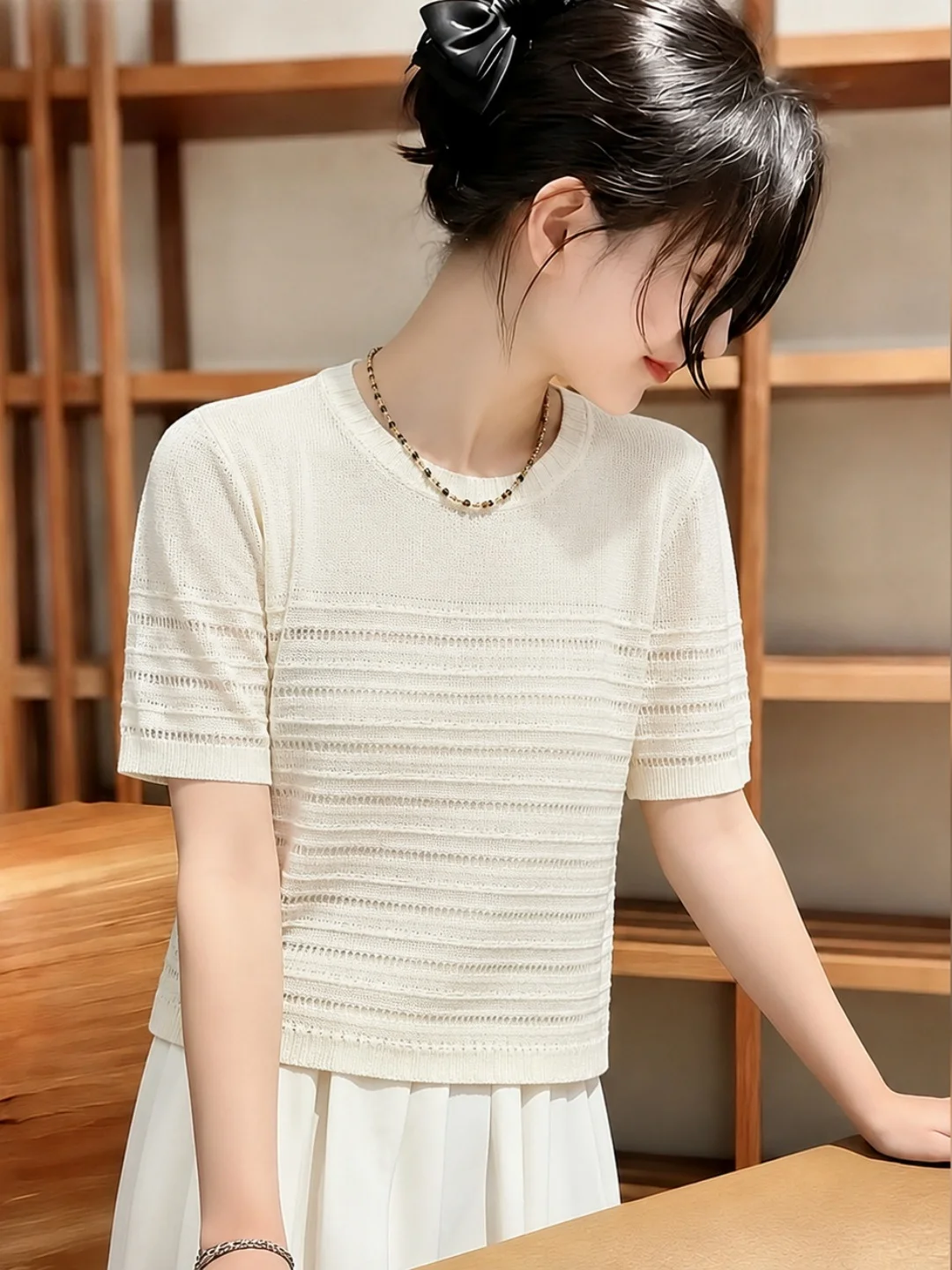 

Lightweight Hollow out Silk Knitwear Short Sleeve Commute Style Women's Top Korean Version Straight Cut Summer Fashion