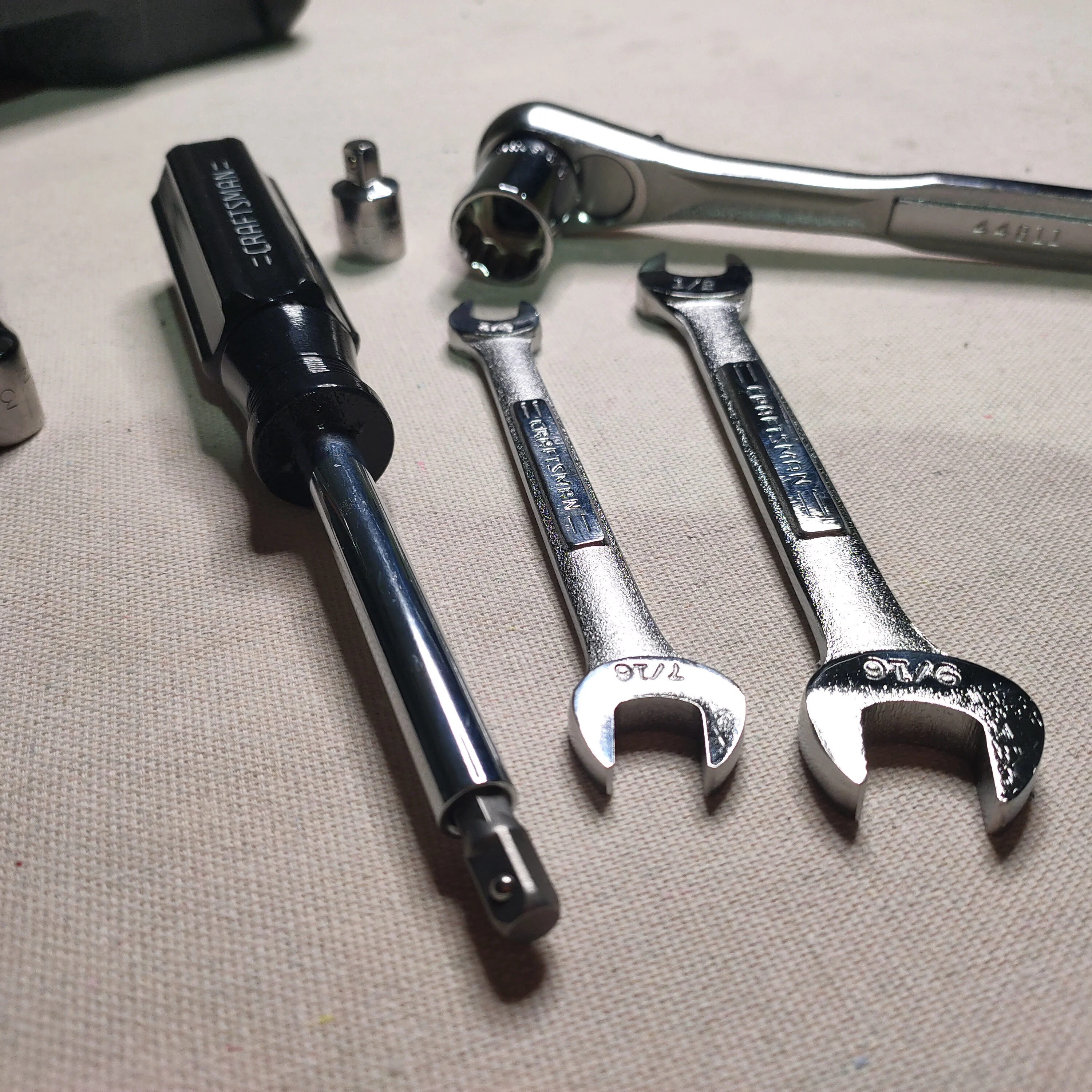 

Wrench Auto Repair Metric and British Hexagonal Sleeve Combination Multifunctional Universal Auto Repair Tool Set