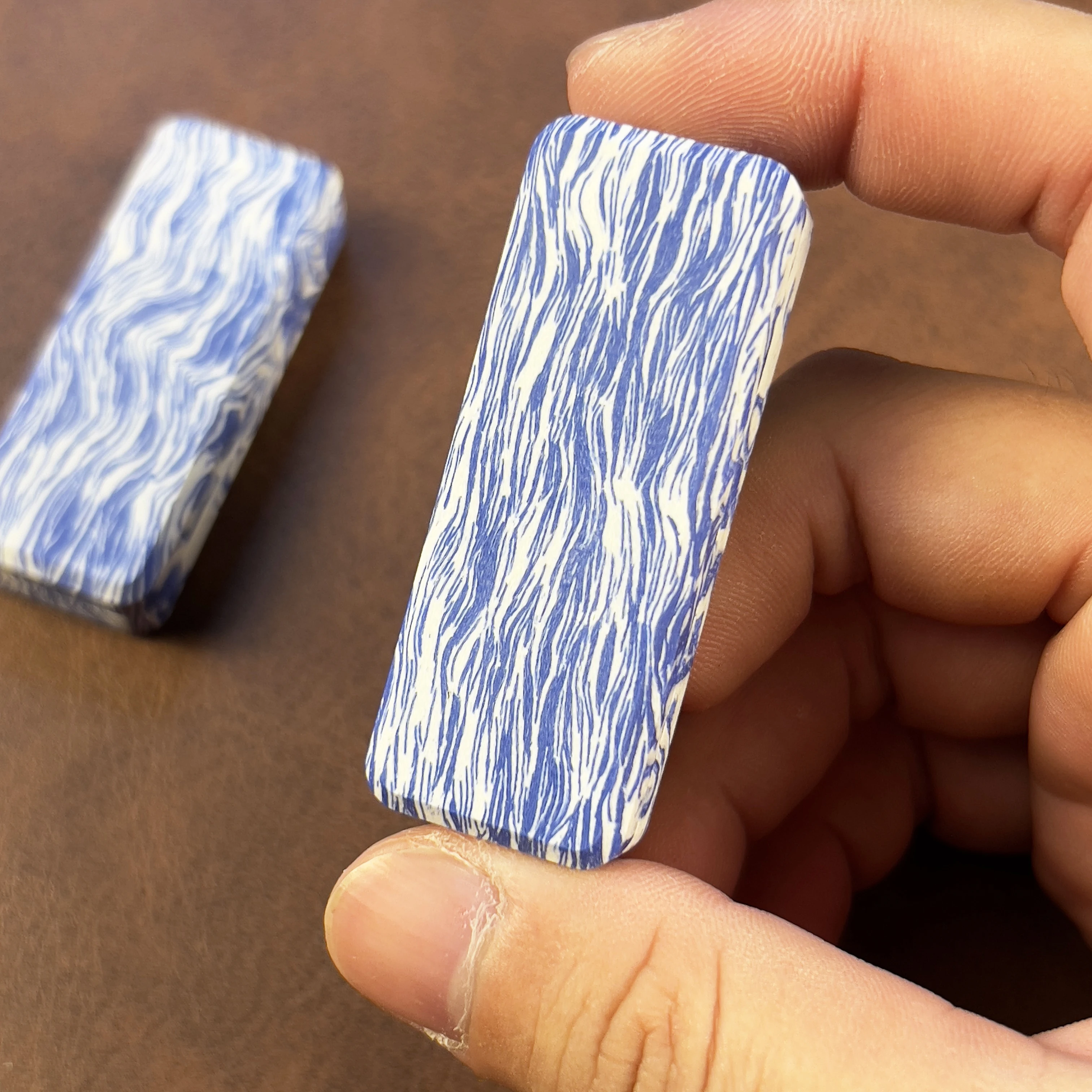 

Отскок Dingding, двухсекционный материал из стекловолокна, EDC, игрушка для снятия стресса, волшебный кончик пальца, модная игрушка, маленькая желтая рыбка