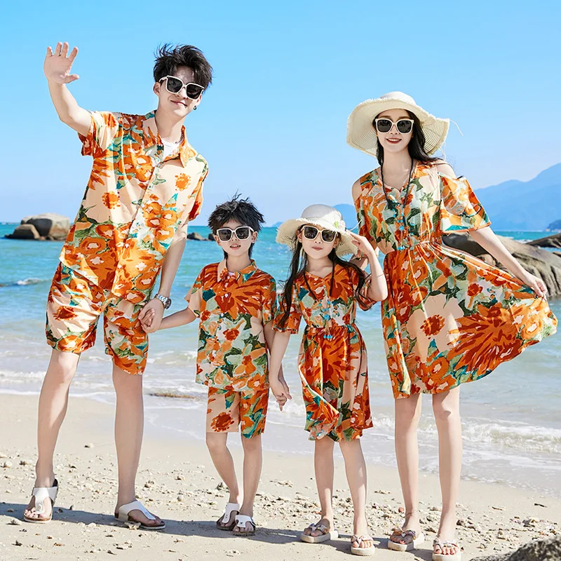 

Parents and Children Clothes Mom and Daughter Holidays Dress Family Matching Beach Clothing Dad and Son Baby Print Shirts Outfit