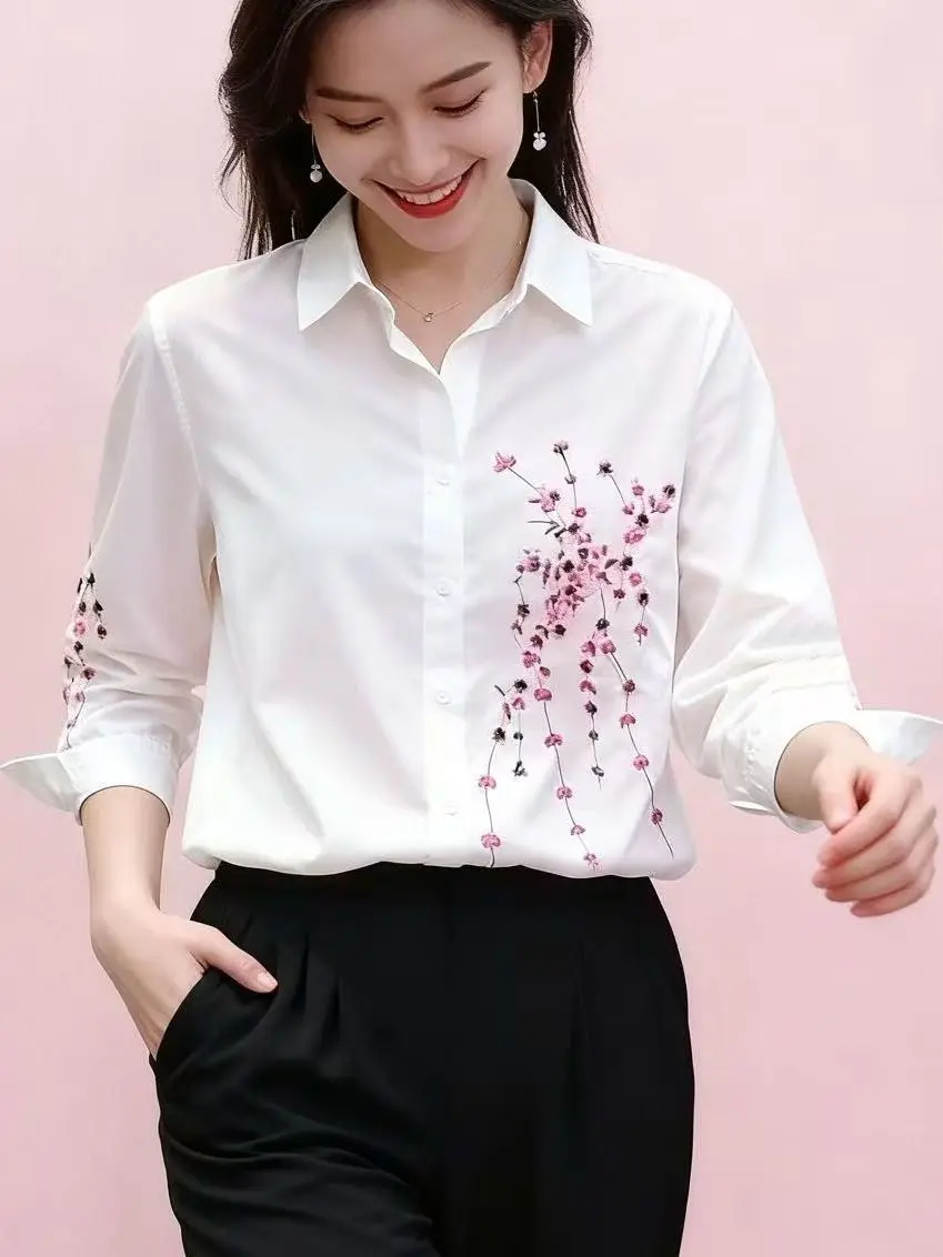 2025 Autunno Nuovo Sle Cotone Sciolto Ricamato Bianco irt Colletto di media lunghezza Design Unico Faionable Versatile Camicetta