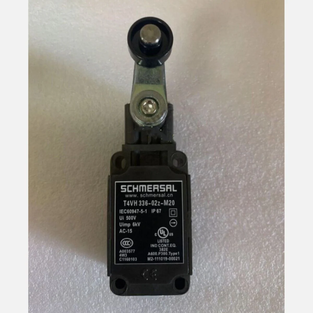 

T4VH336-02z-m20 Limit switch