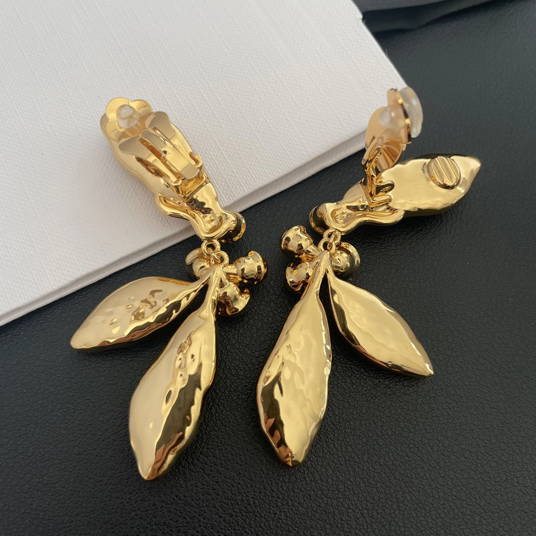 New European and American Vintage Leaf Shape Ear Clip Fashion Light Luxury Earrings Women's Jewelry