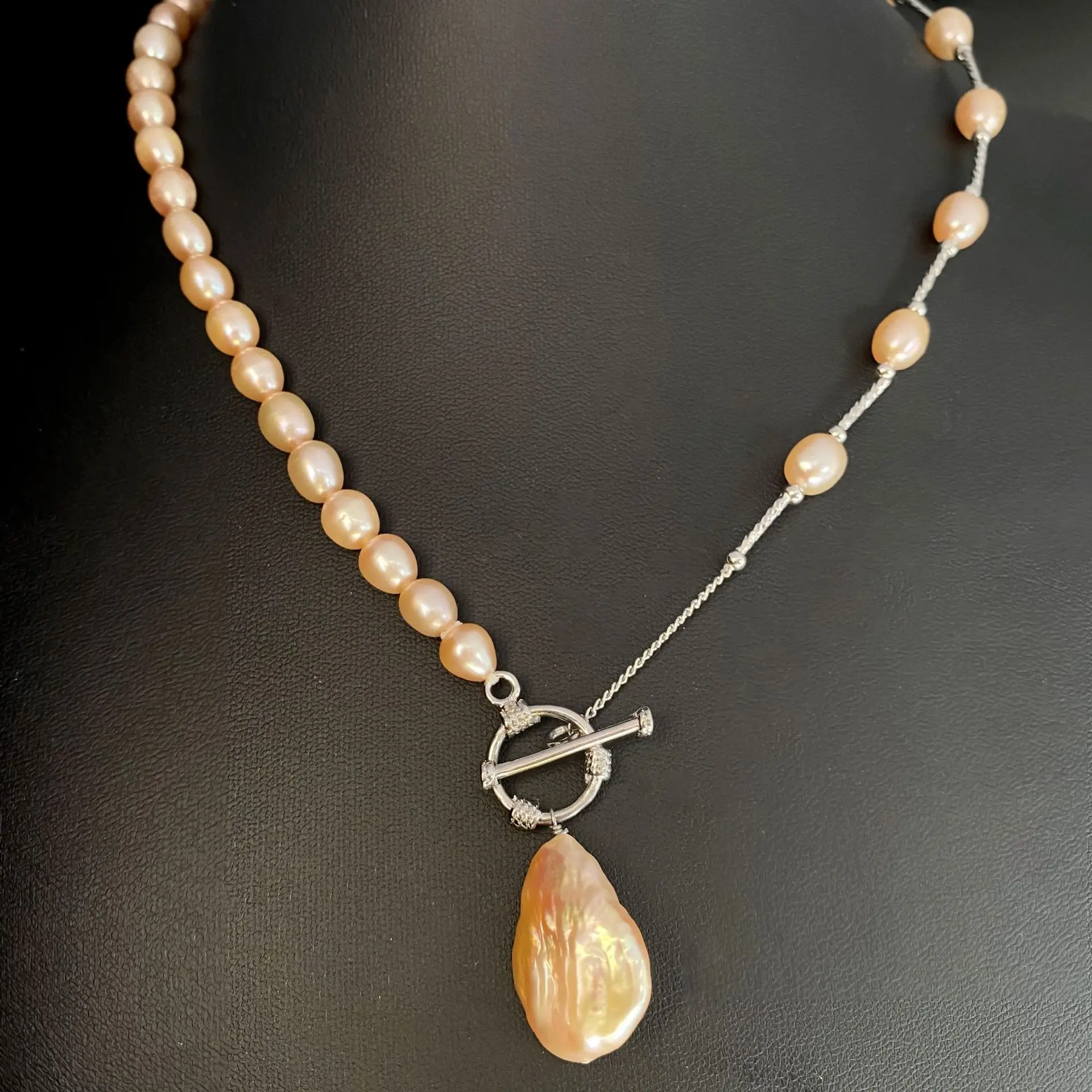 

Vintage Baroque pearl Pendant Necklace Jewelry for Bohemian Women Statement Party Gifts Accessory