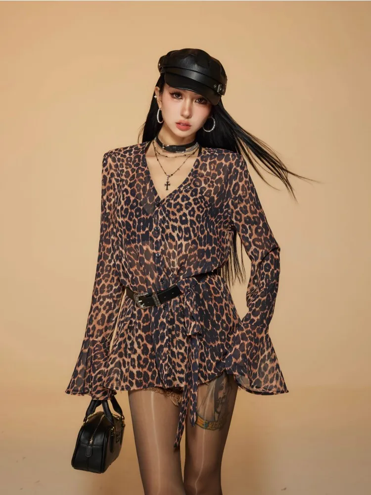 

Leopard Print Chiffon V-Neck Shirt For Women'S Spring/Summer Design With Tie Up Flared Sleeves, Loose And Slimming Thin Top