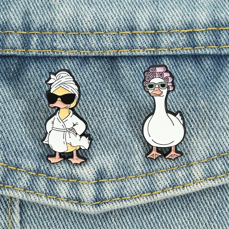 Spa-Enten Emaille-Anstecknadeln Badetuch-Entenküken Broschen Revers-Abzeichen Niedliche Cartoon-Wildtier-Schmuckstücke Geschenk für Freunde