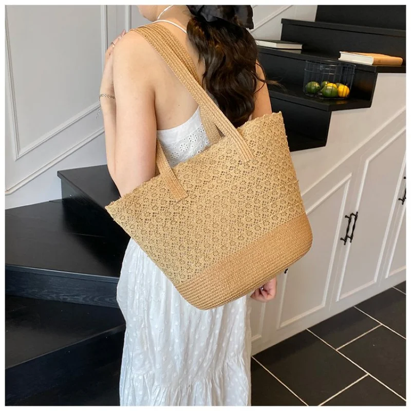 

Lightweight Ladies Leather Messenger Bag Shoulder Carry Classic Popular For Women's Elegance Fashion