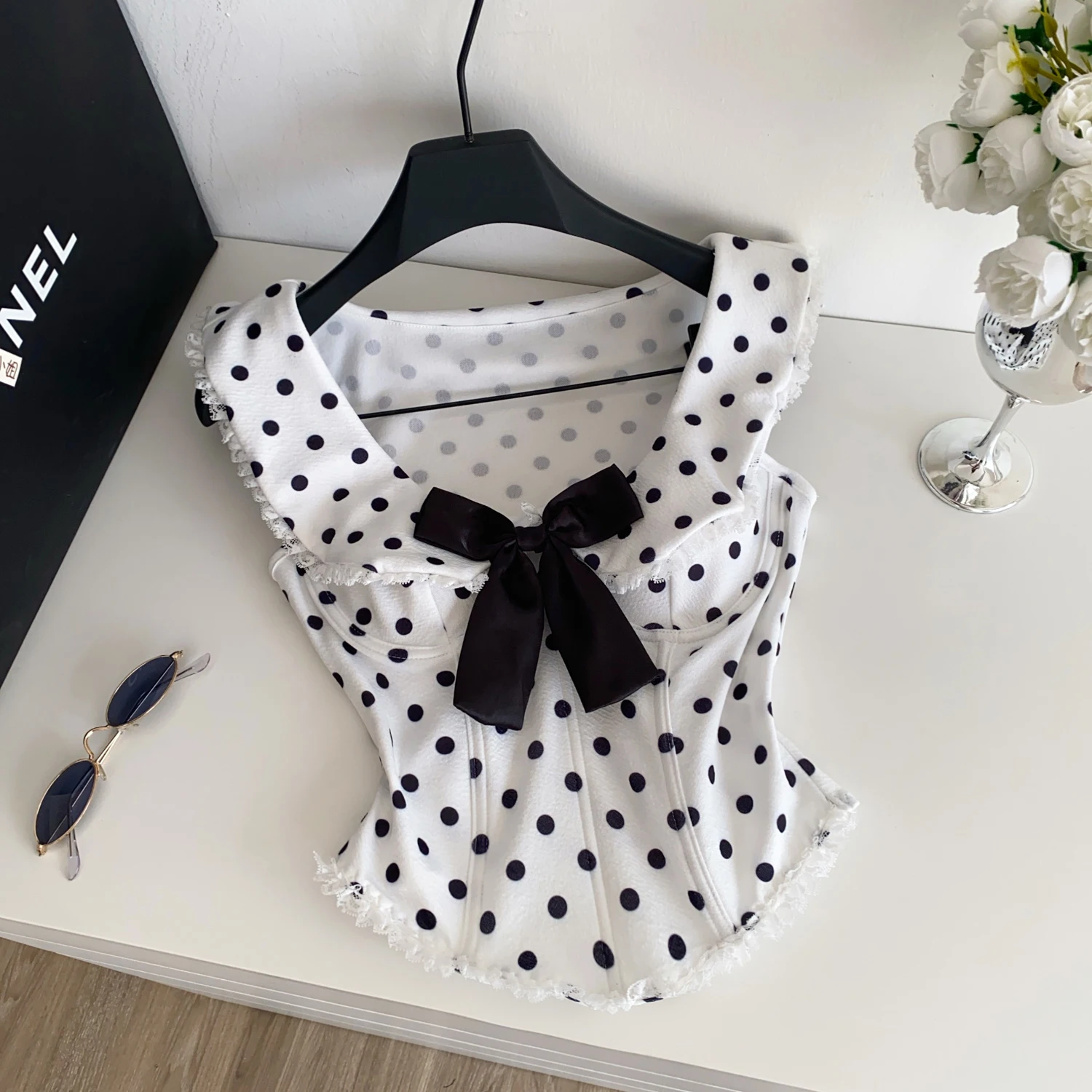 

Clothland Women Elegant White Polka Dot Blouse Bow Tie Lace Slim Shirt Female Sexy Fashion Tops Blusa Mujer WA400