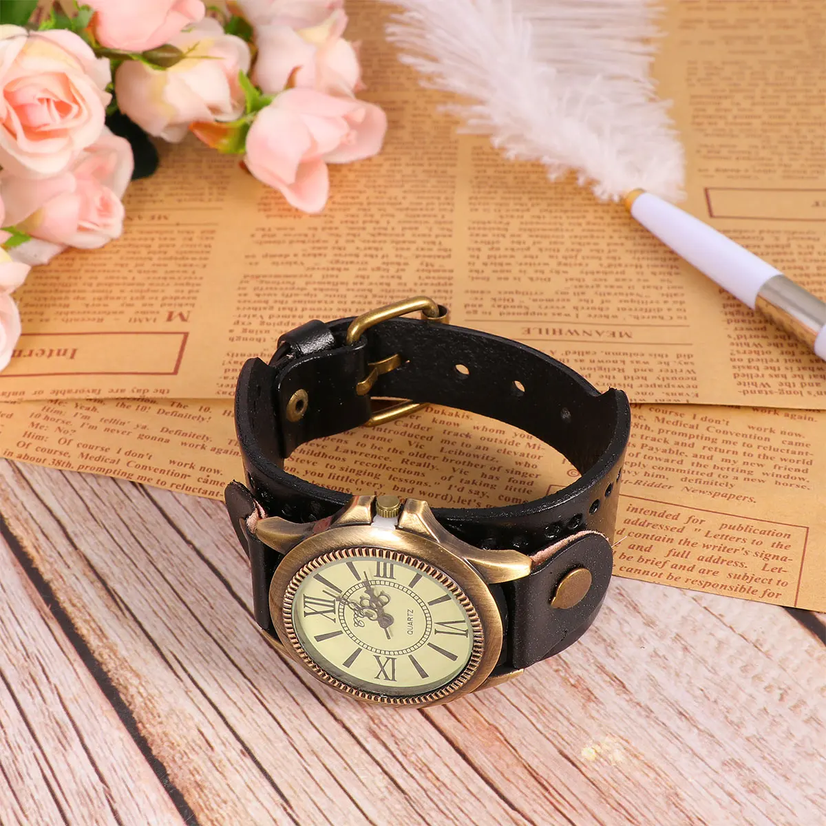 

1pc Genuine Cowhide Retro Roman Numeral Quartz Wristwatch For Women Vintage Bracelet Watch Band Timepiece Gift Birthday