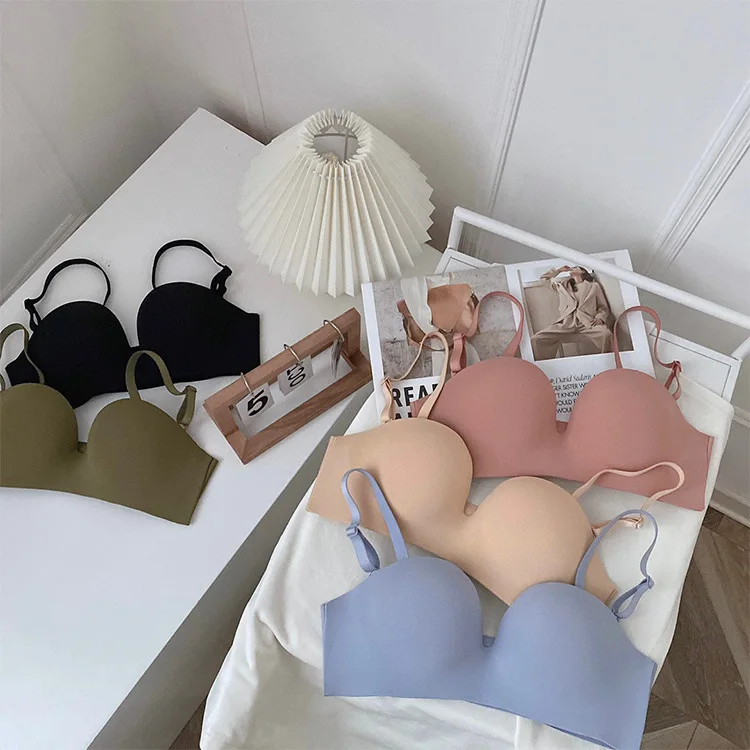 

Japanese Style Women's Underwear One-Piece Smooth Surface Comfortable Bare Feeling Bra Half-Cup Gathered Seamless Wire Bra