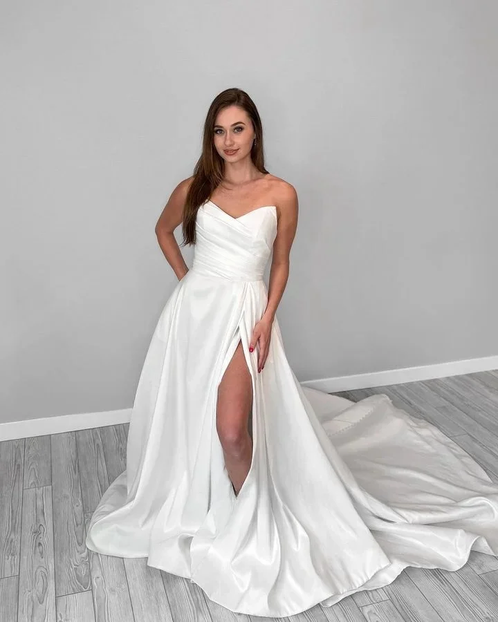Robe de mariée personnalisée sur mesure, col en v, sans manches, longueur au sol, fendue, pour femmes